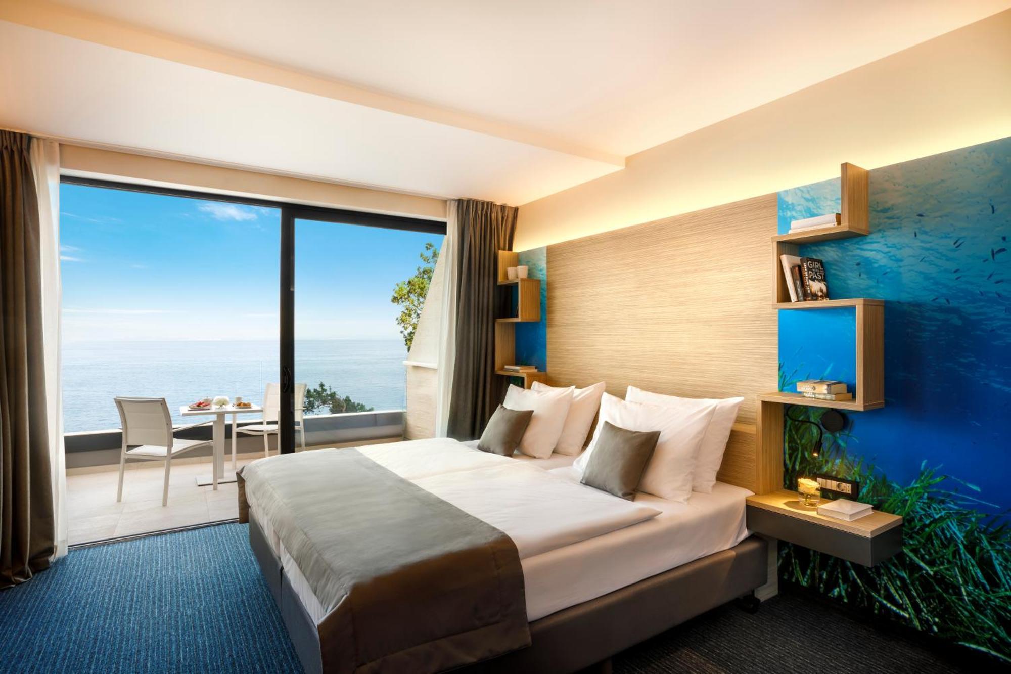 Superior Double Room Sea View Sofa Bed