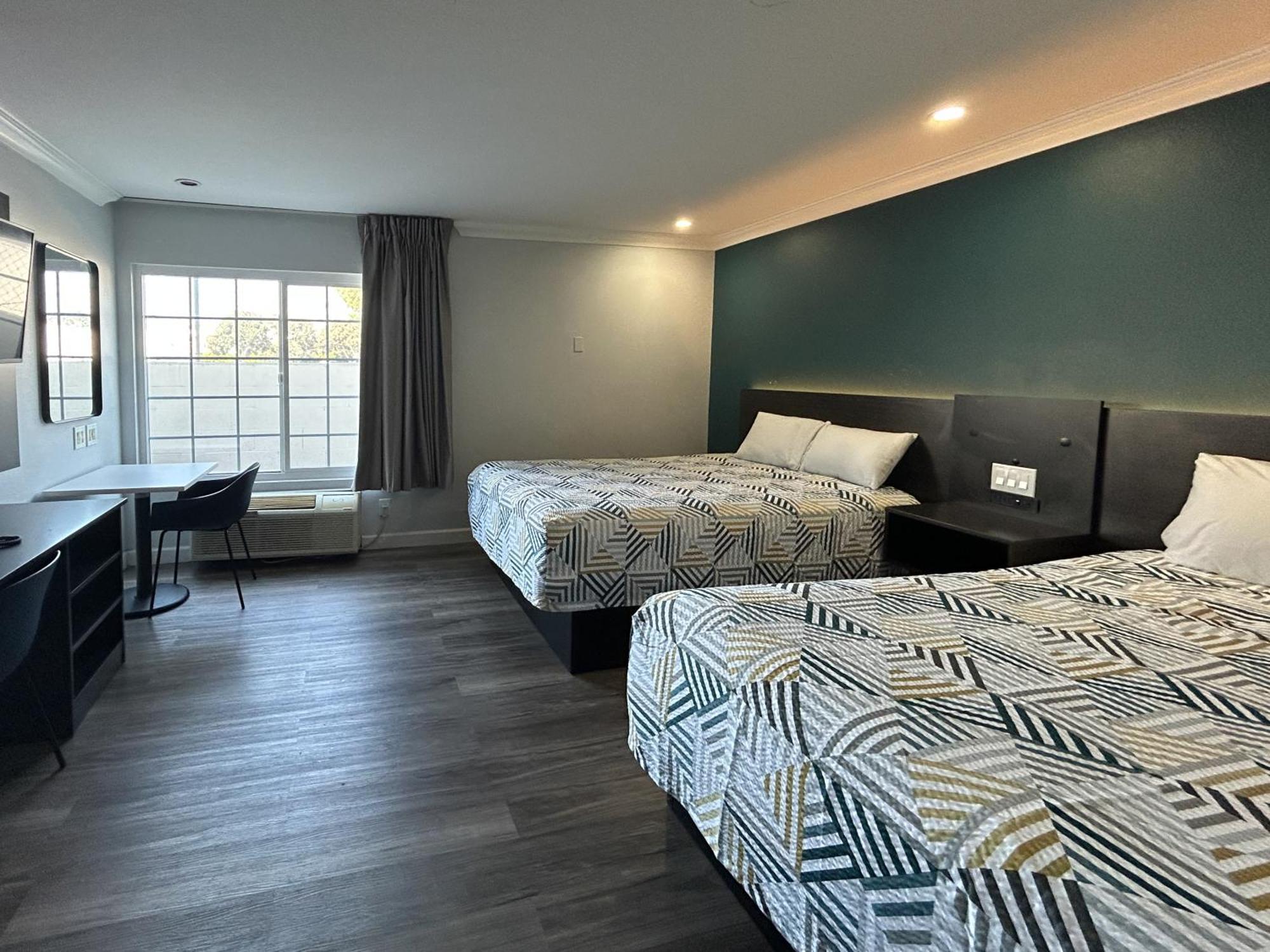 Queen Room with Two Queen Beds - Non-Smoking
