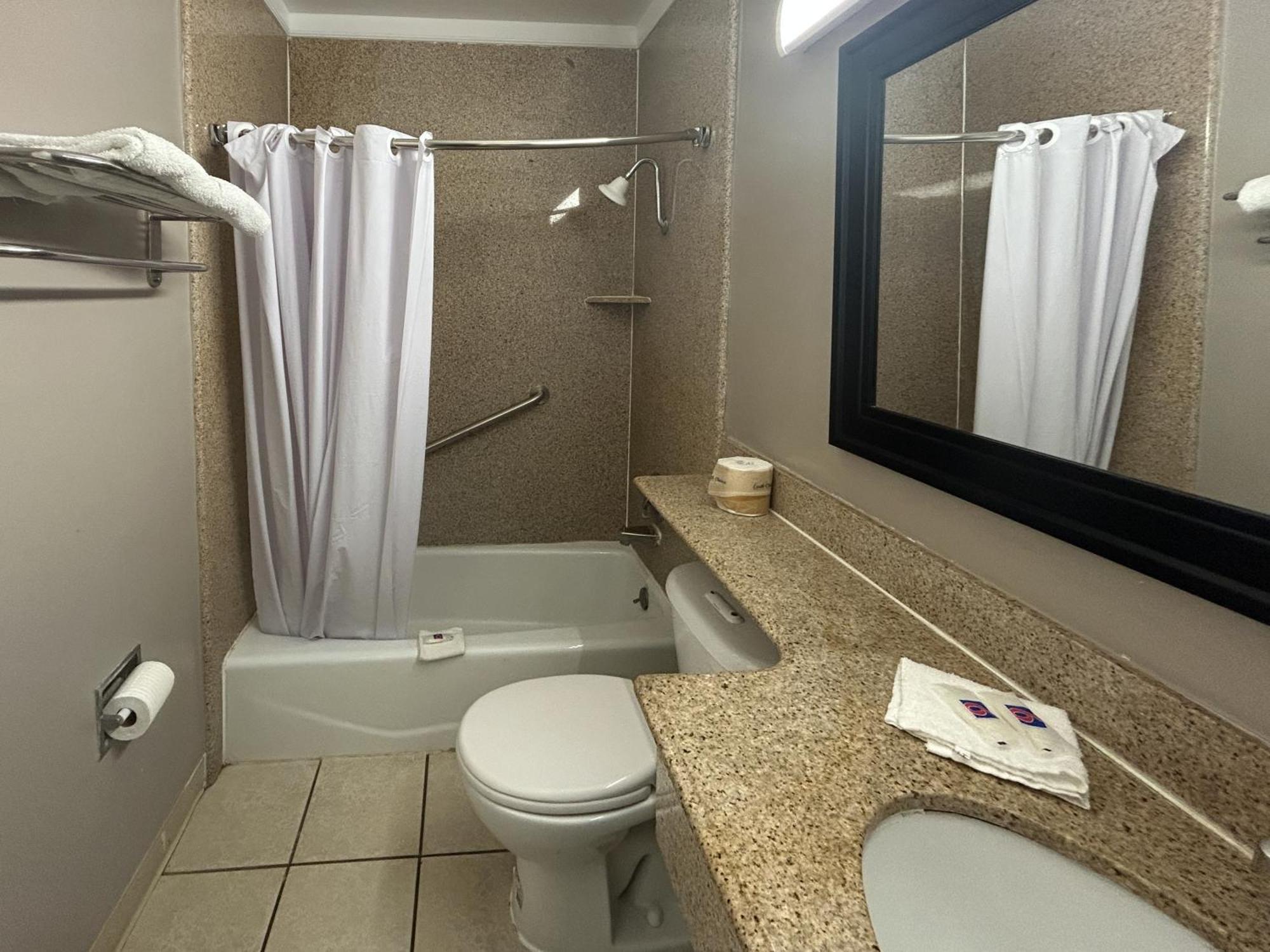 King Room - Non-Smoking