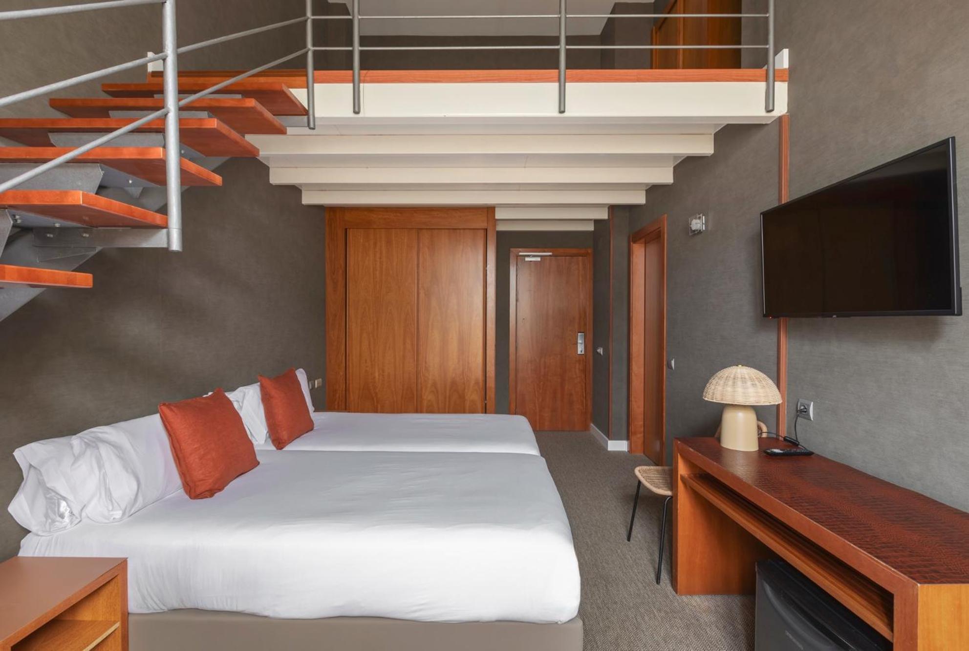 Duplex Quadruple Room