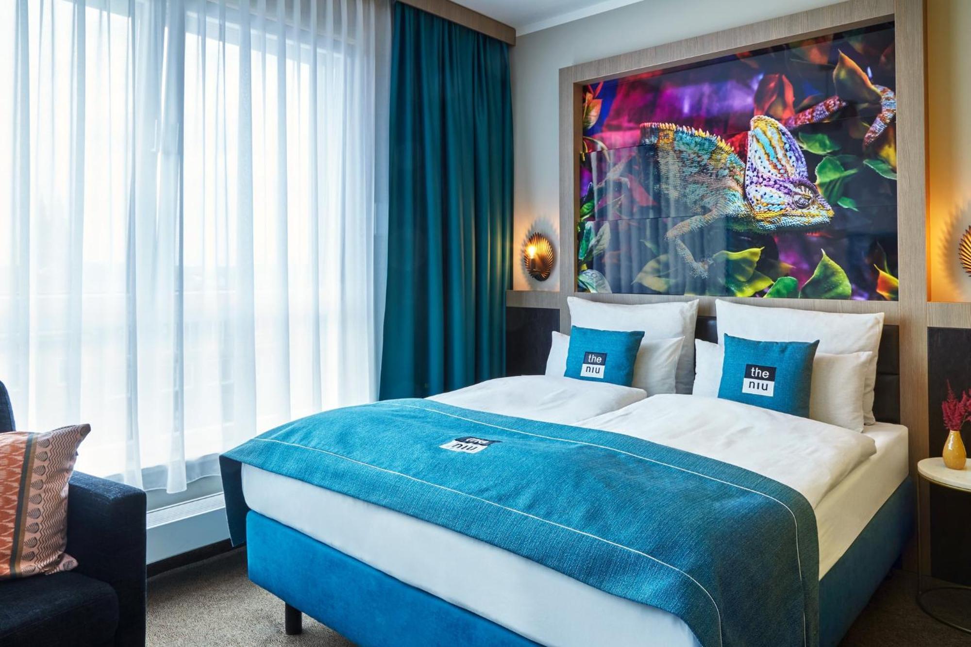 Standard Queen Room