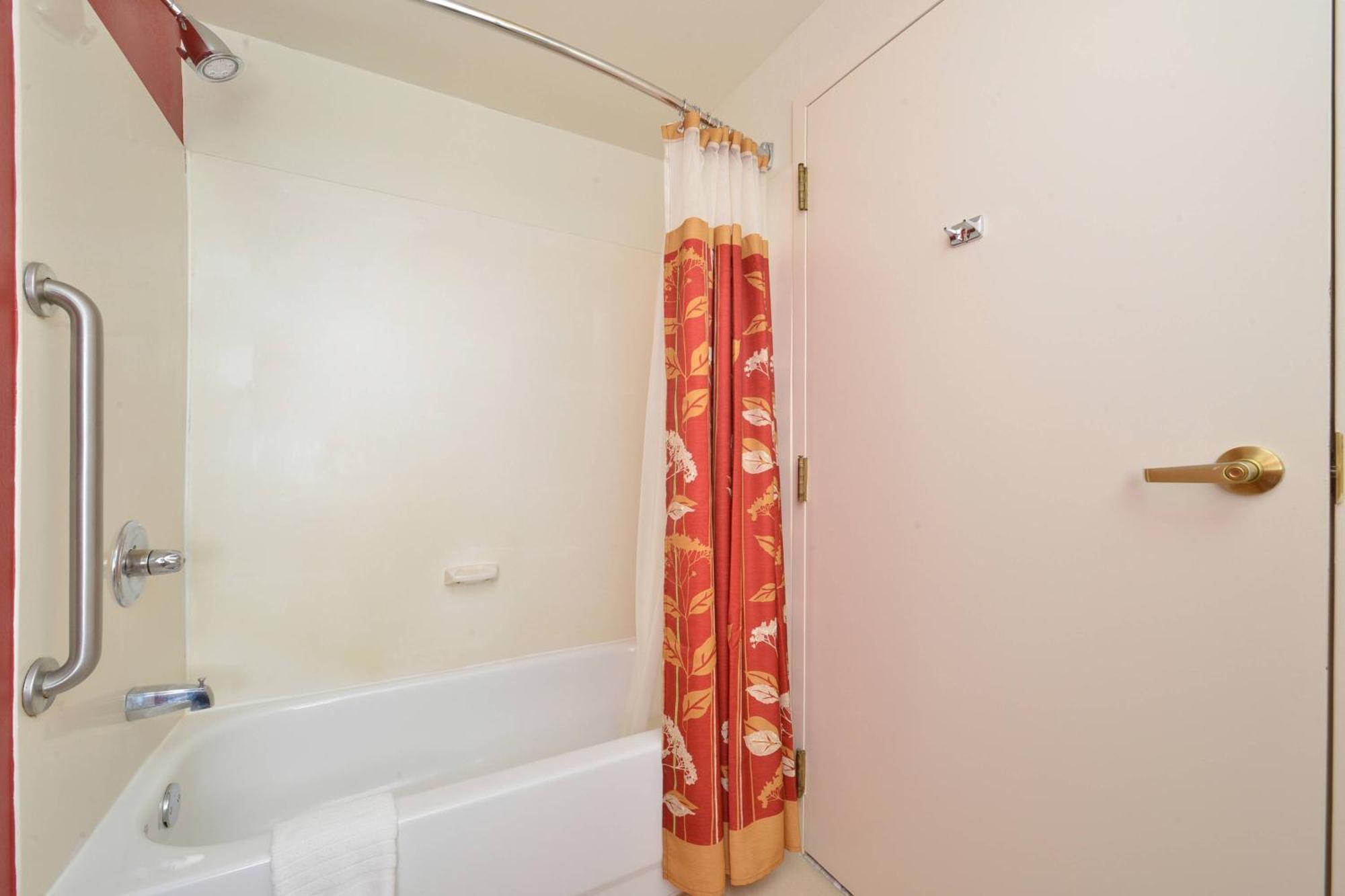 King Room Hearing Accessible,1618825856:JPEG