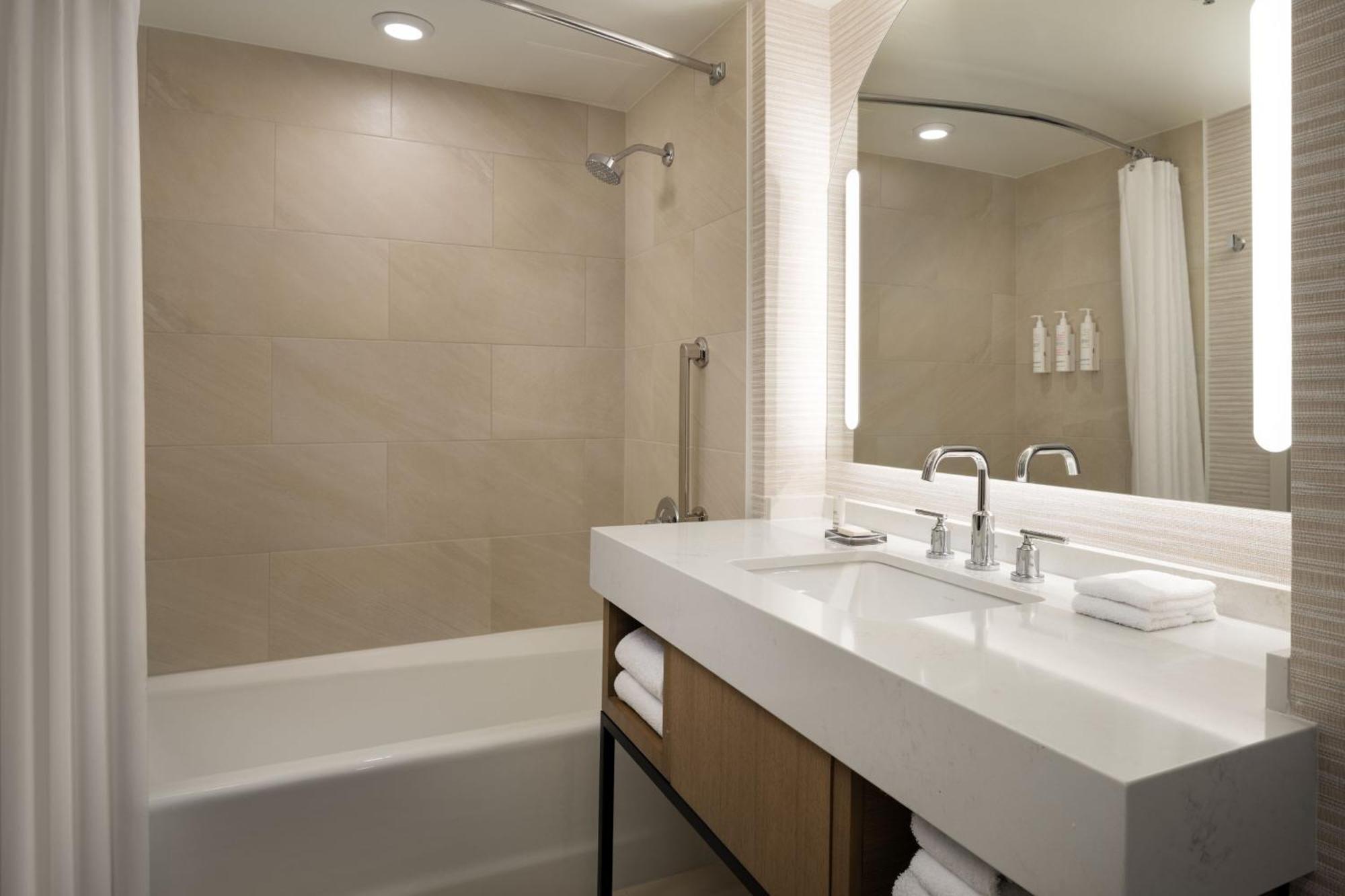 Queen Room City View Newly Renovated or Hearing Accessible