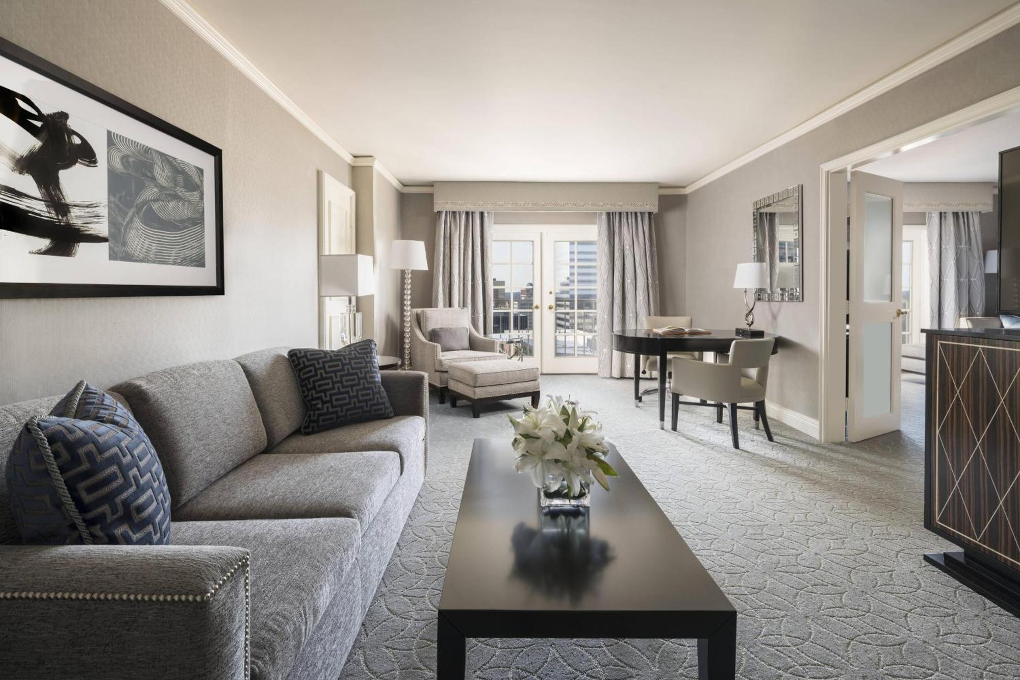 Club Executive One-Bedroom Suite,1618827634:JPEG