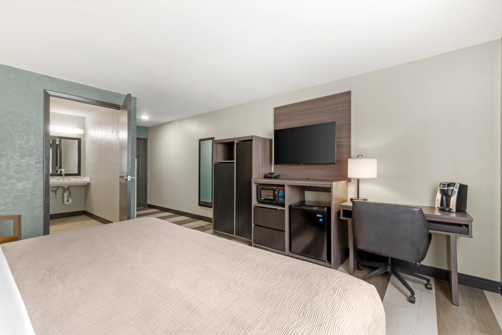 King Room - Disability Access/Non Smoking
