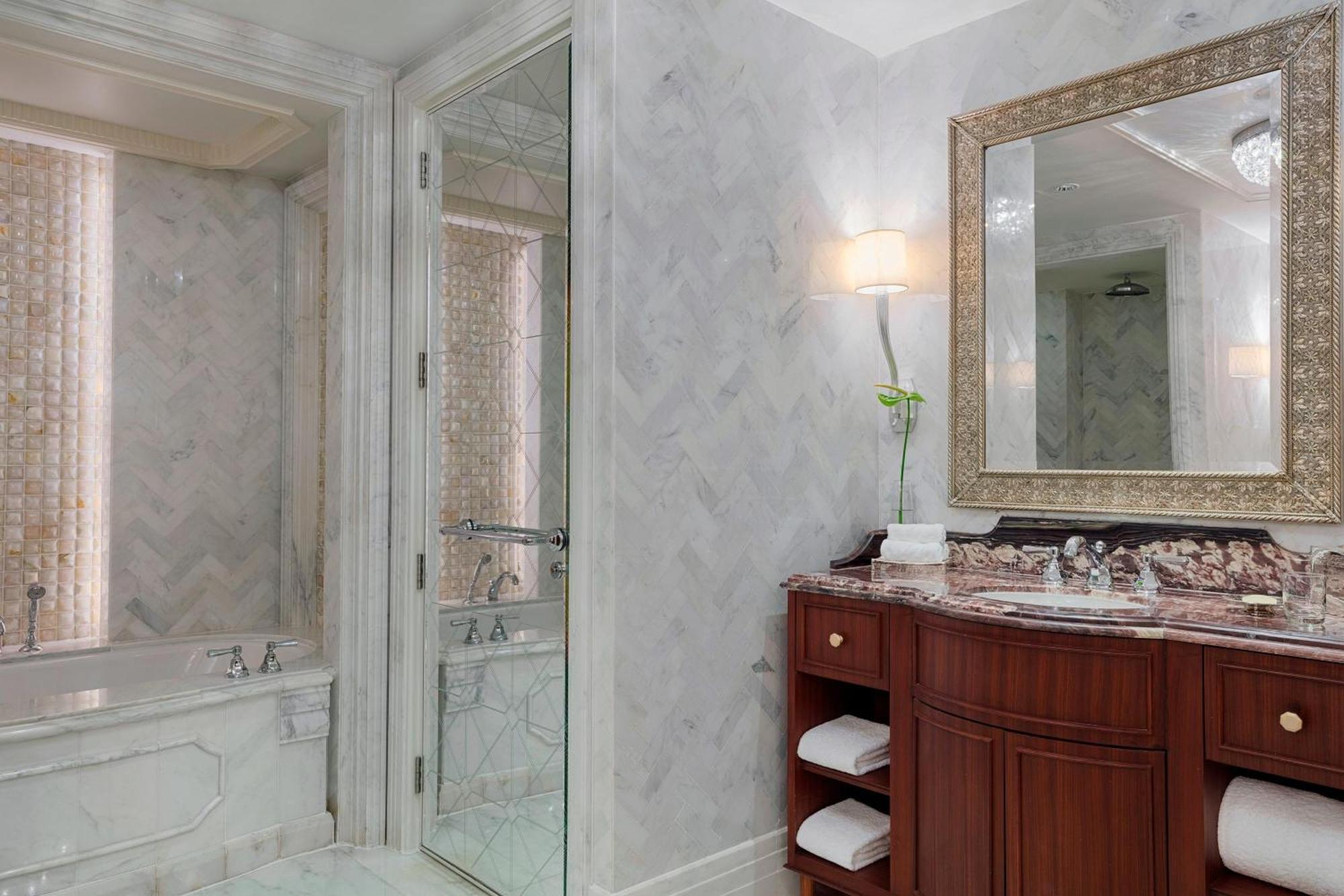 The St Regis Suite 1 Bedroom Executive Suite 1 King