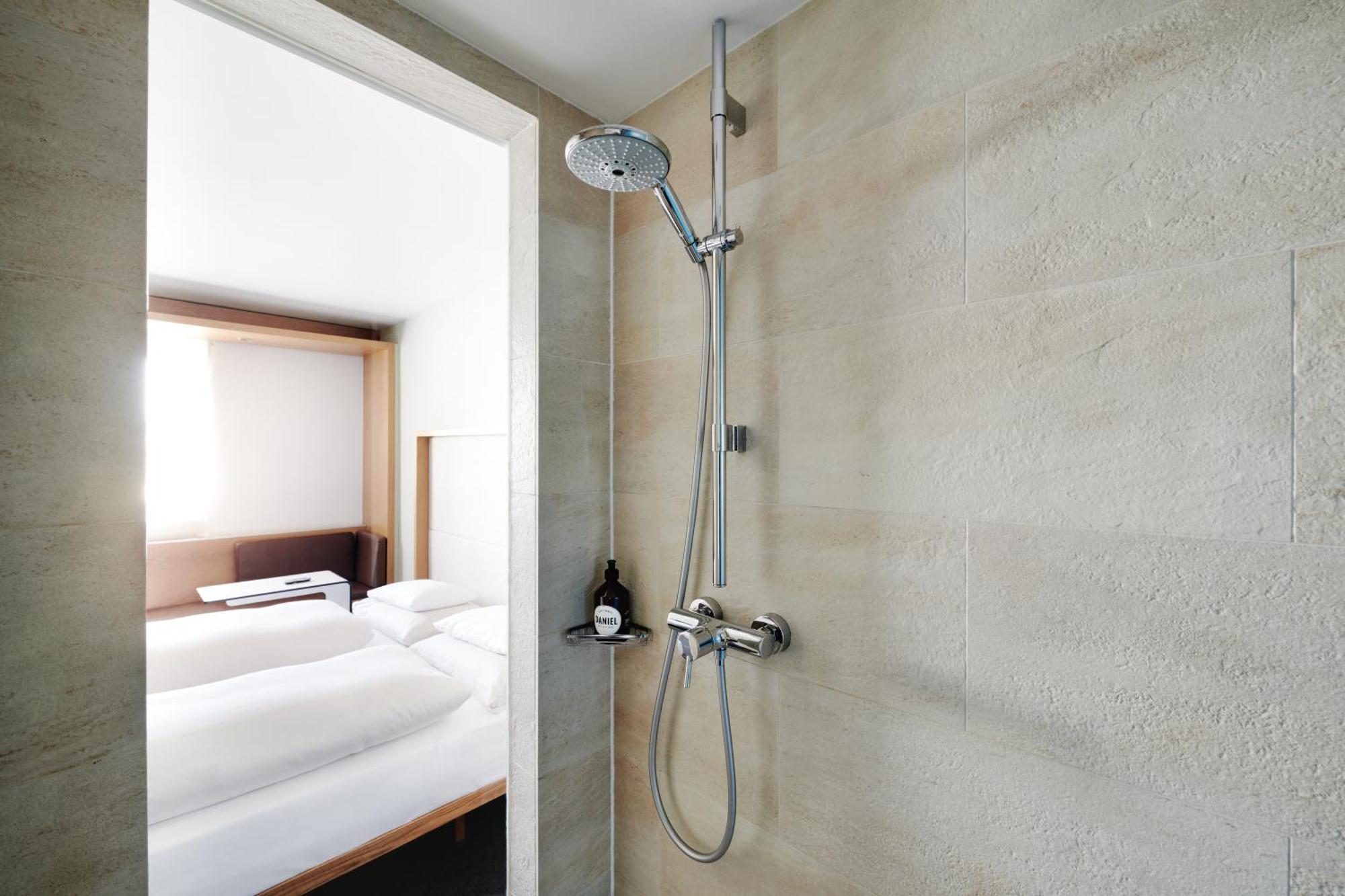 Double Room,1746816353:JPEG