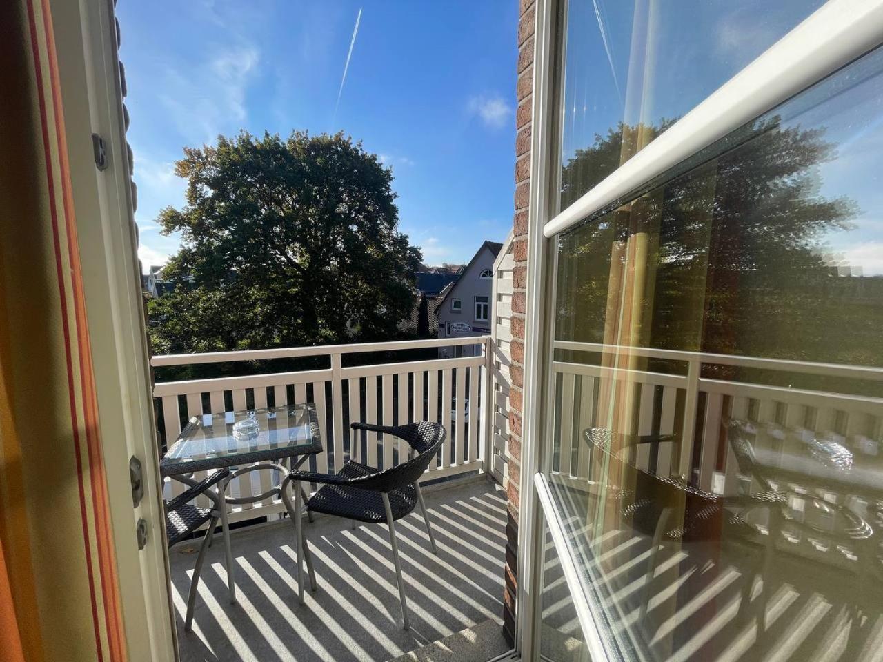 Double Room Long