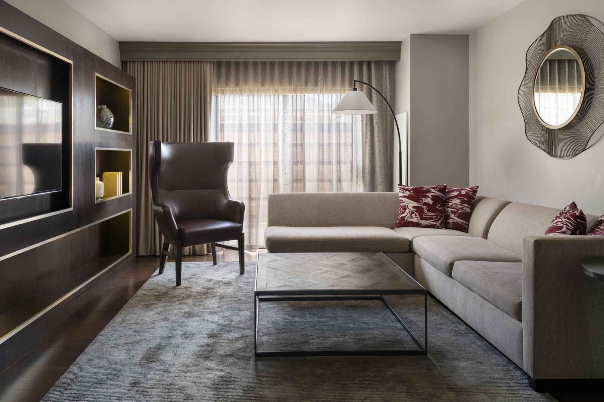 One-Bedroom Junior King Suite with Sofa-Bed,1618823135:JPEG