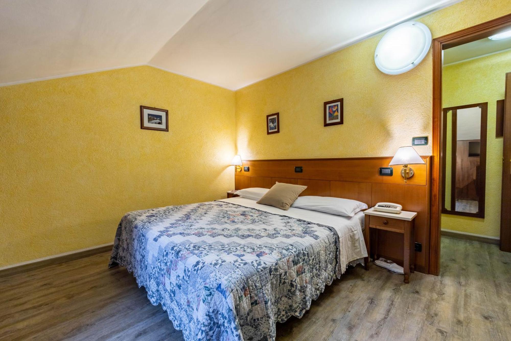 Budget Double or Twin Room,1619176624:JPEG