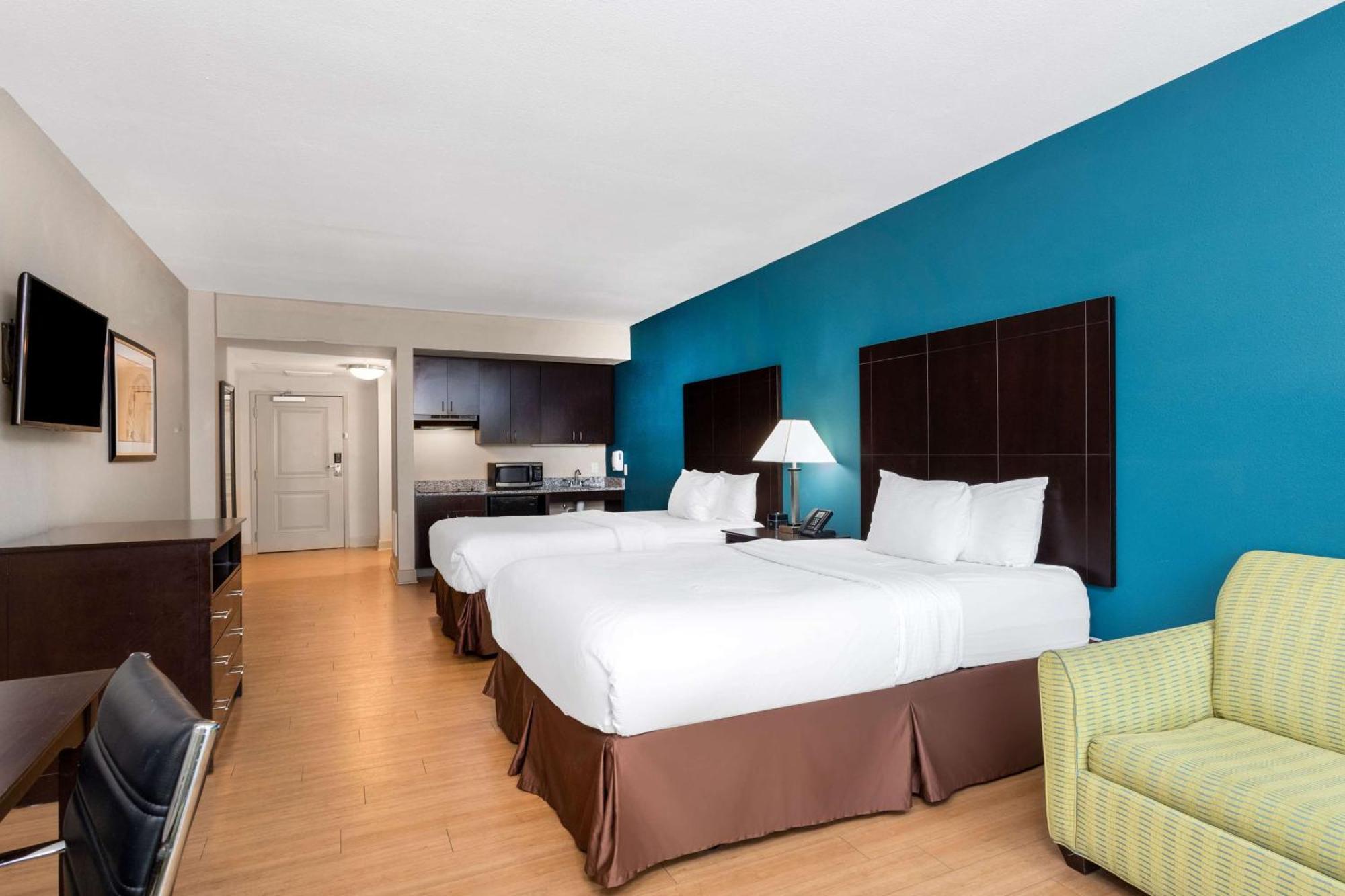 Queen Room Two Queen Beds Extended Mobility Accessible Various Views Non-Smoking,1643779923:JPEG