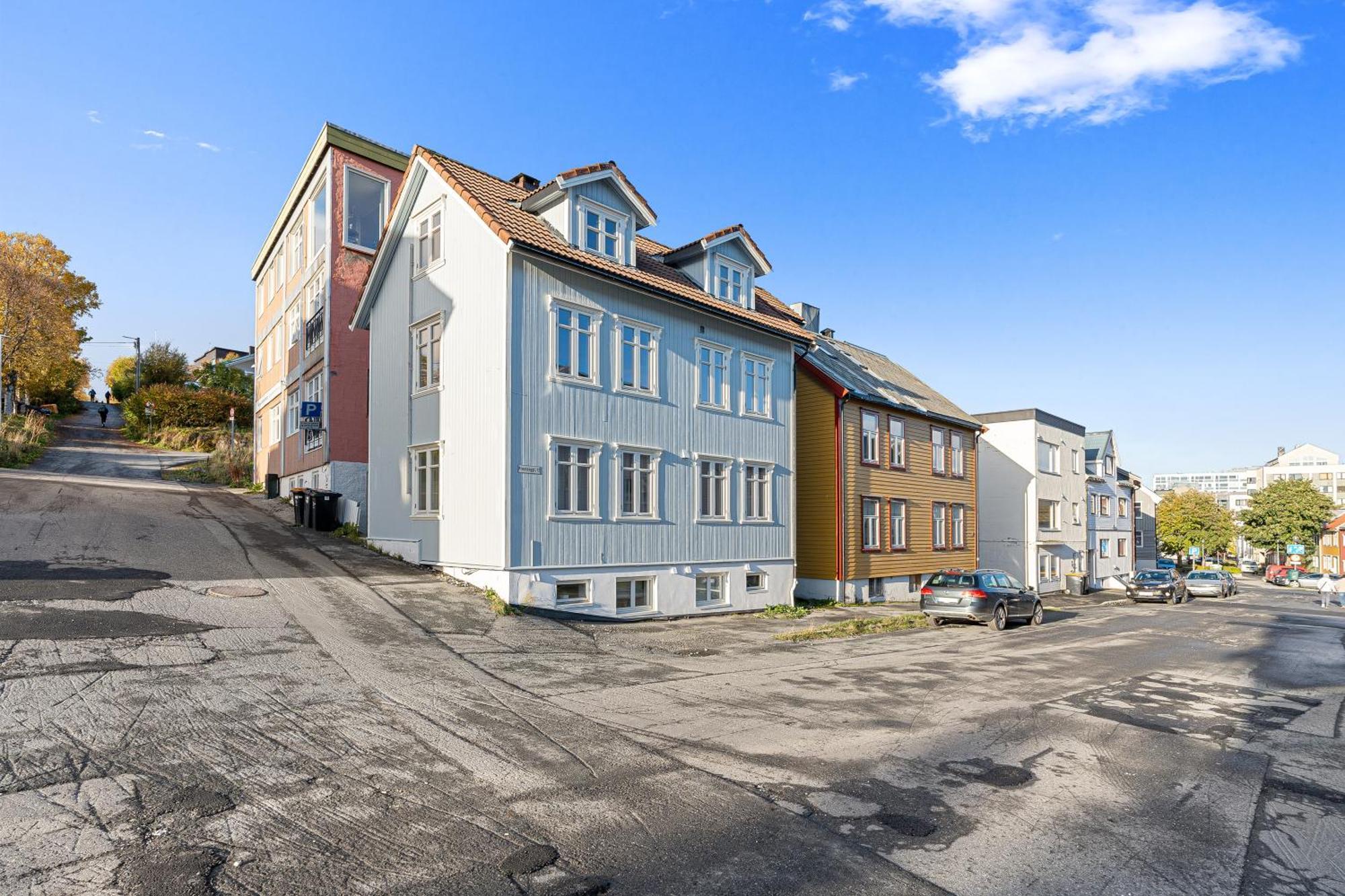 Deluxe Four Bedroom Apartment