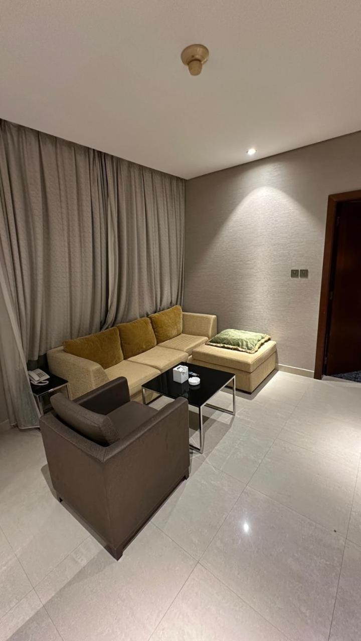 Deluxe Suite,1619755788:JPEG