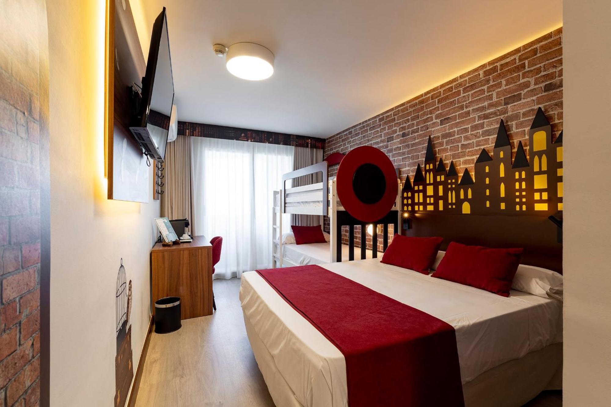 Deluxe Quadruple Room,1619758293:JPEG