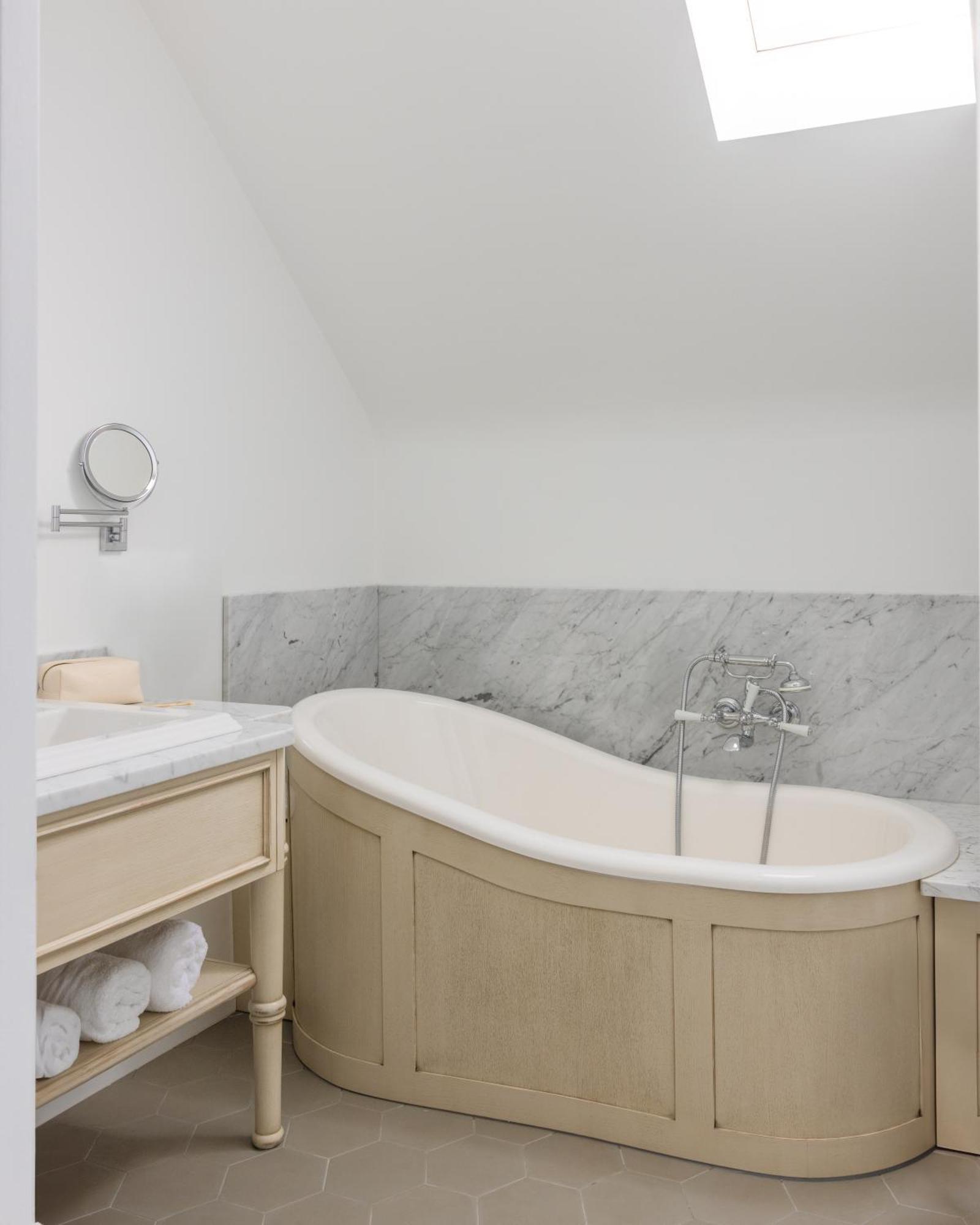 Deluxe Double or Twin Room Sea View