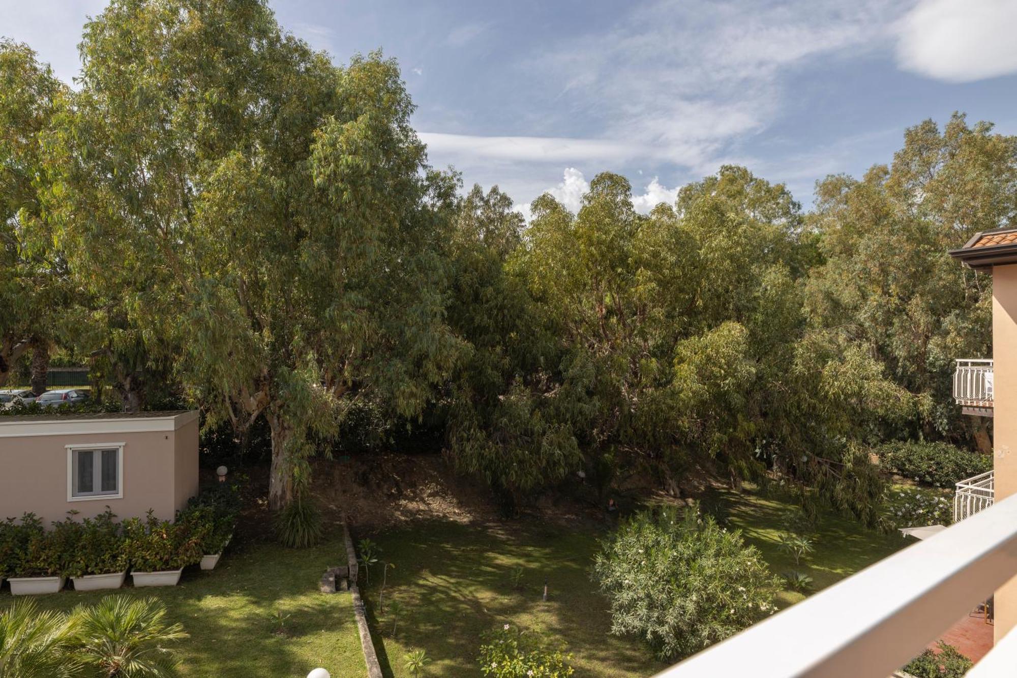 Studio Garden View