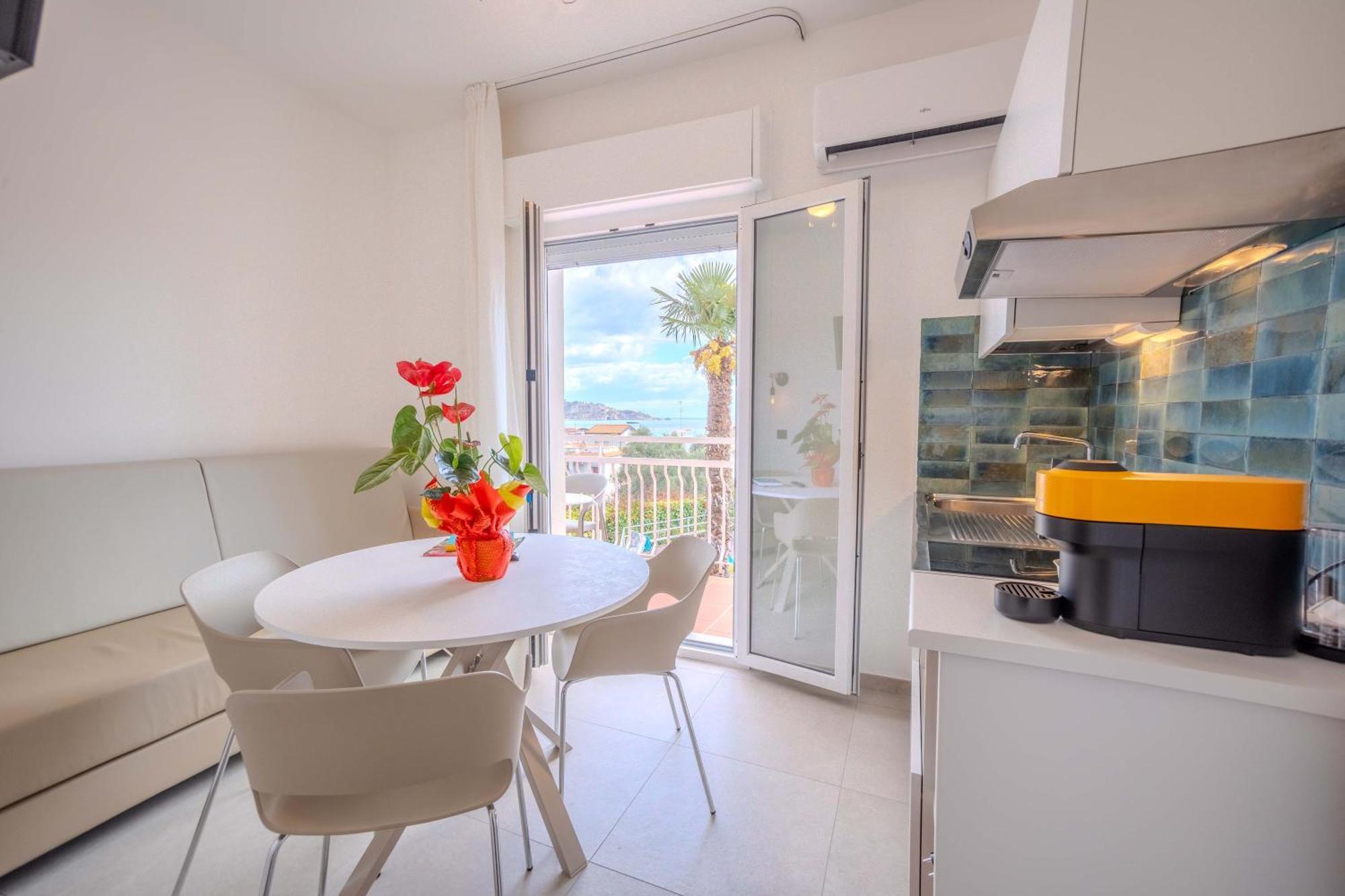 One-Bedroom Apartment Garden View