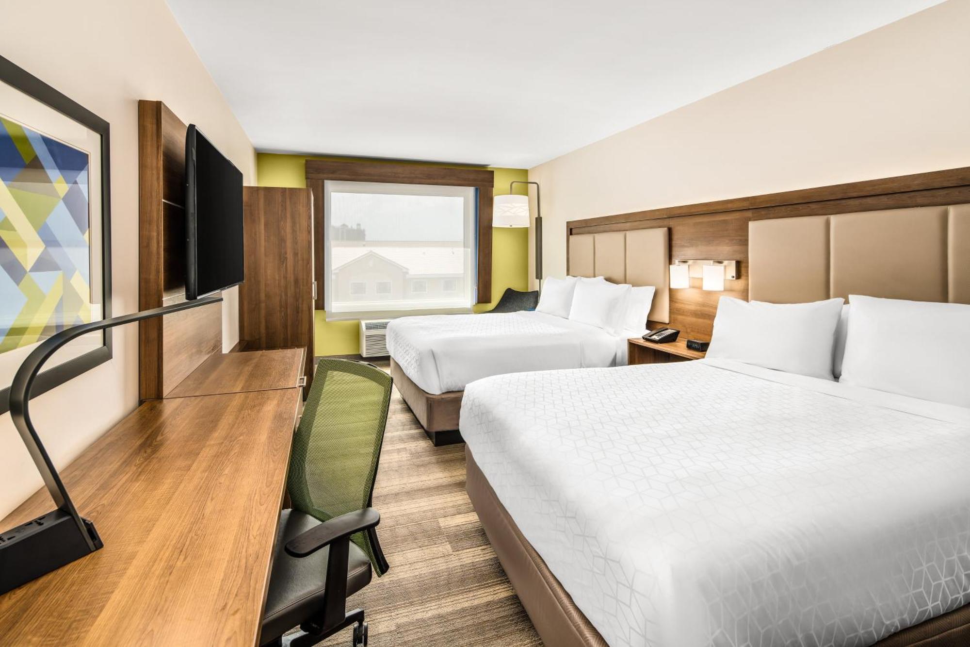 Standard Queen Room Two Queen Beds Communications Accessible