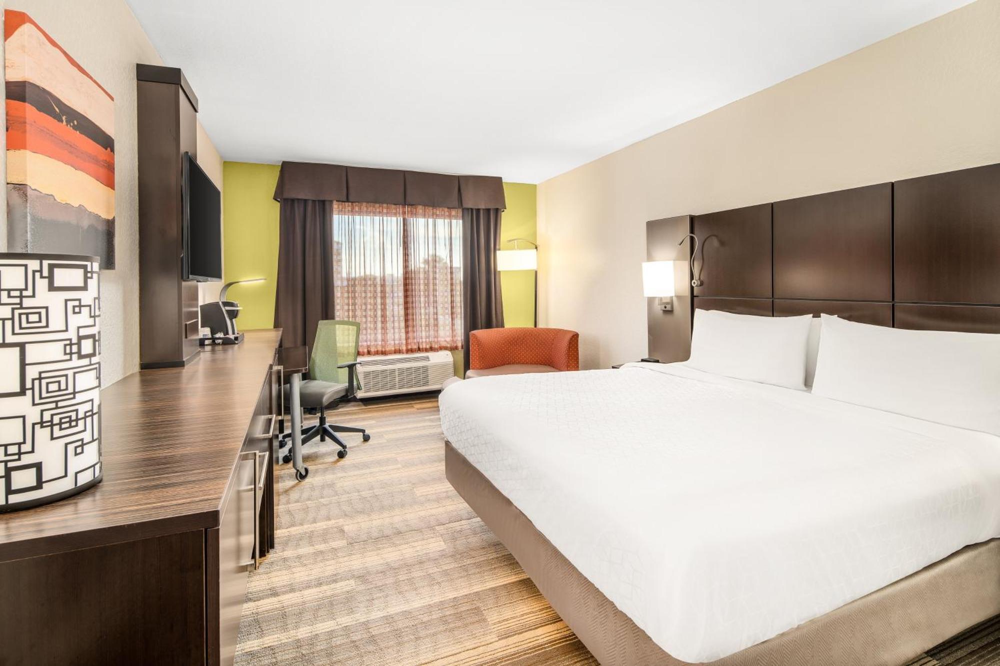 Standard King Room