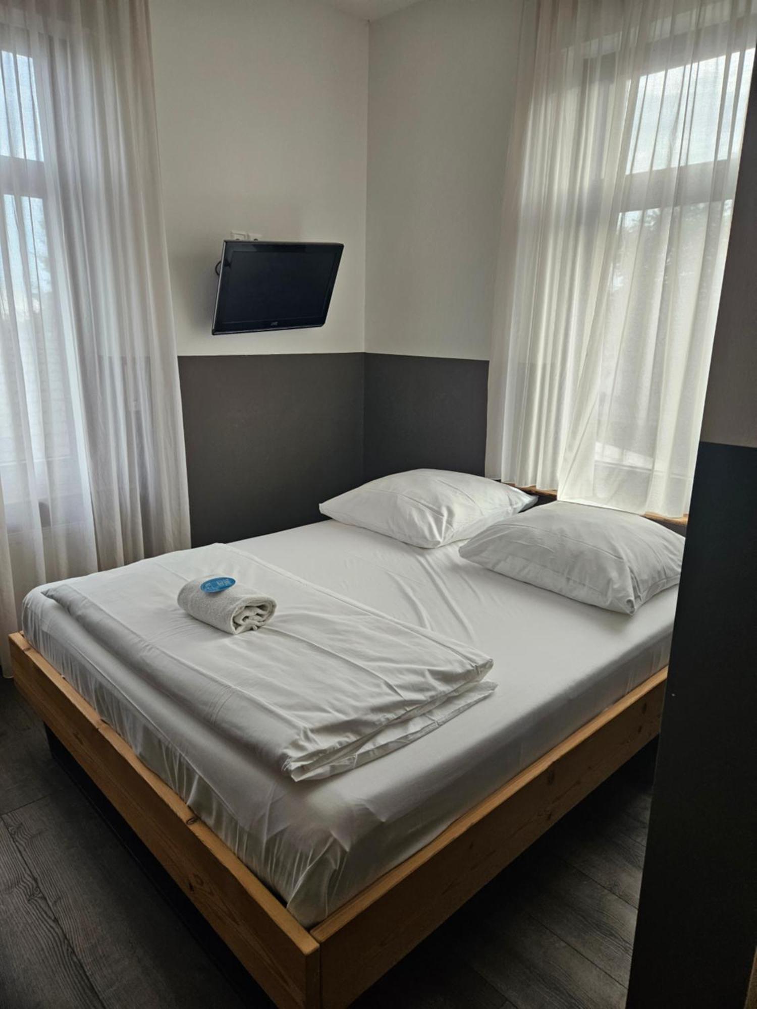Basic Triple Room