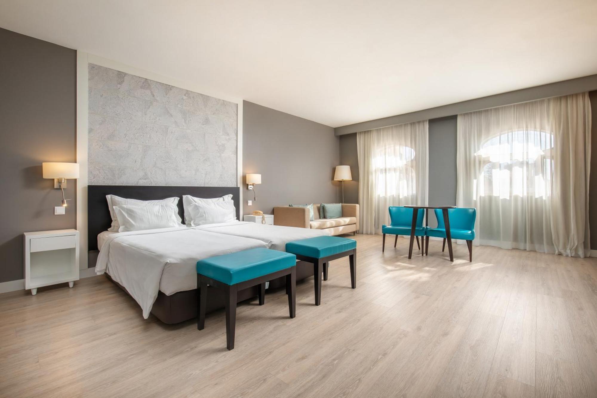 Twin Room Disability Access no balcony