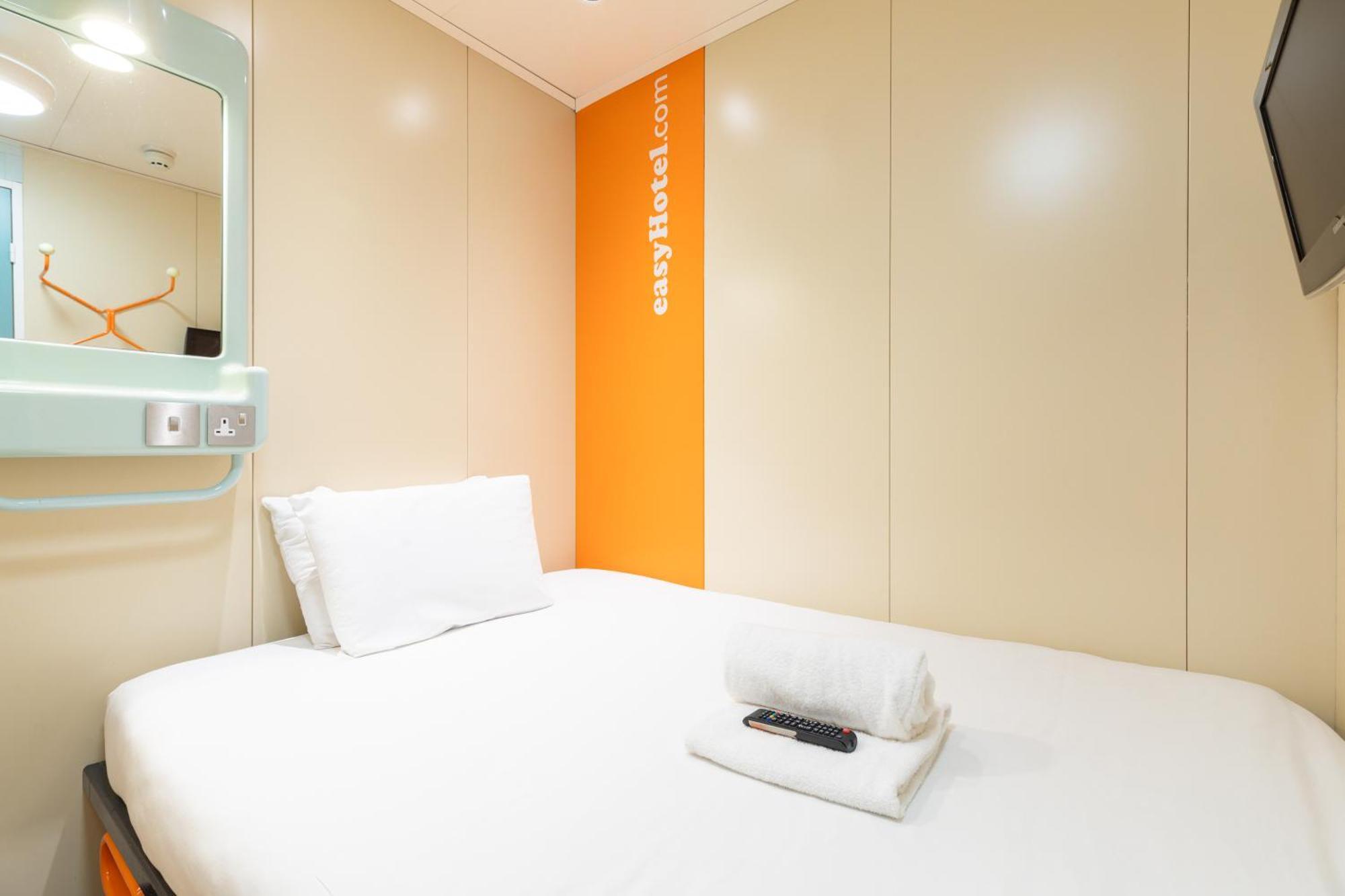 Small Double Room without Window