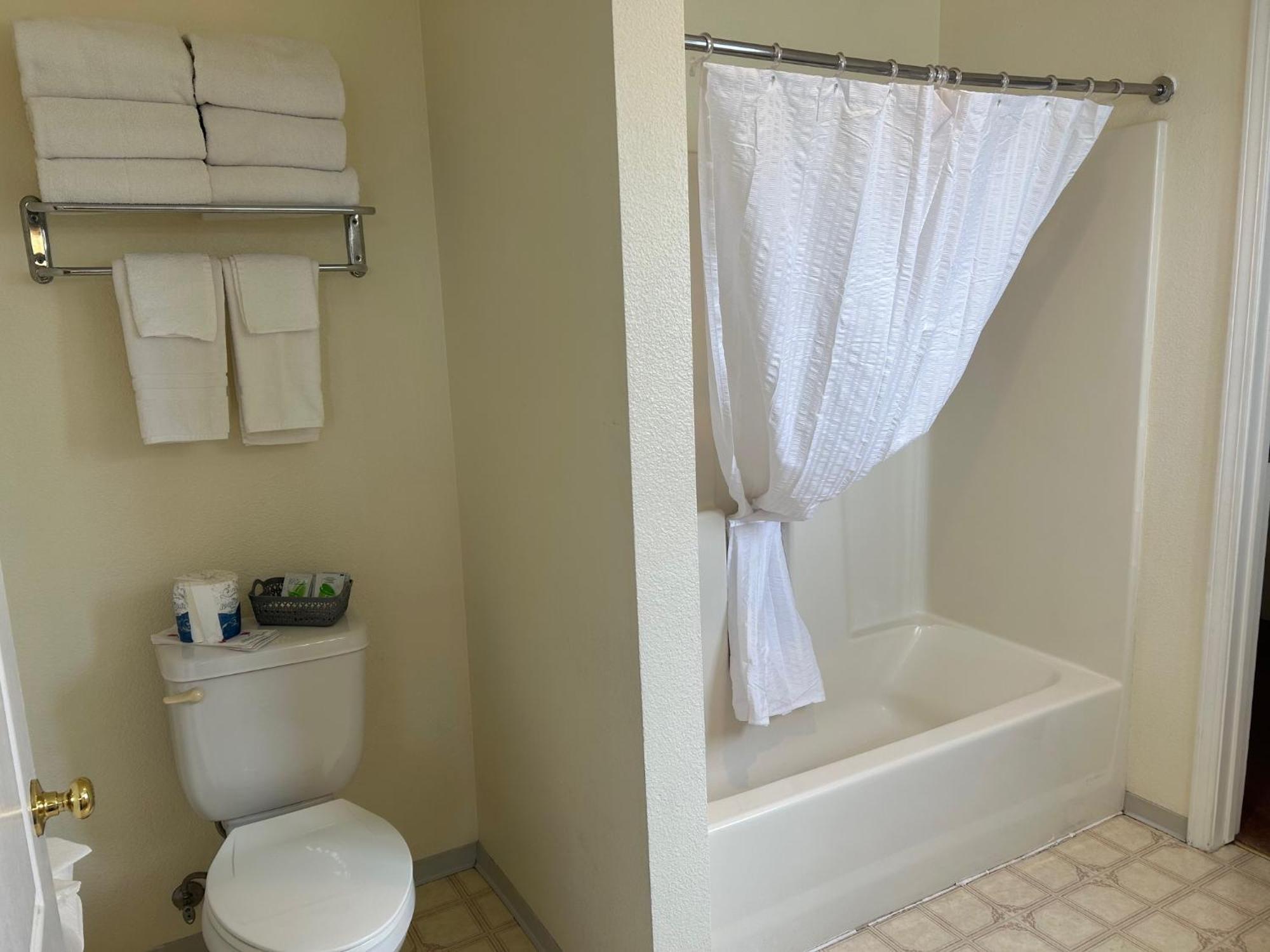 Standard Triple Room,1743409098:JPEG