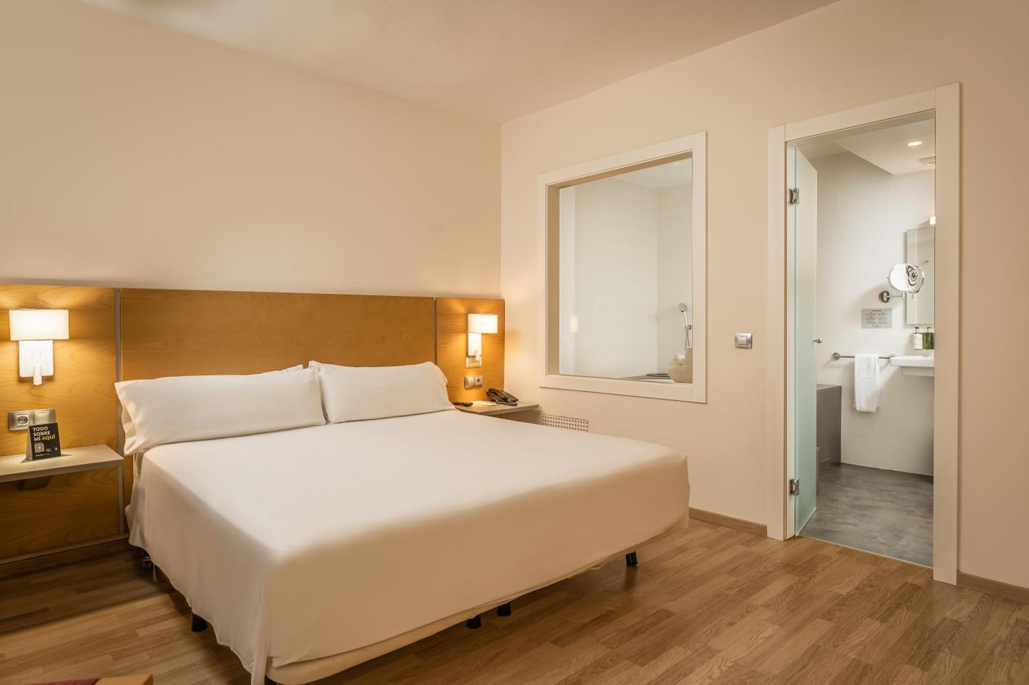 Deluxe Double Room with Hot Tub,1620589270:JPEG