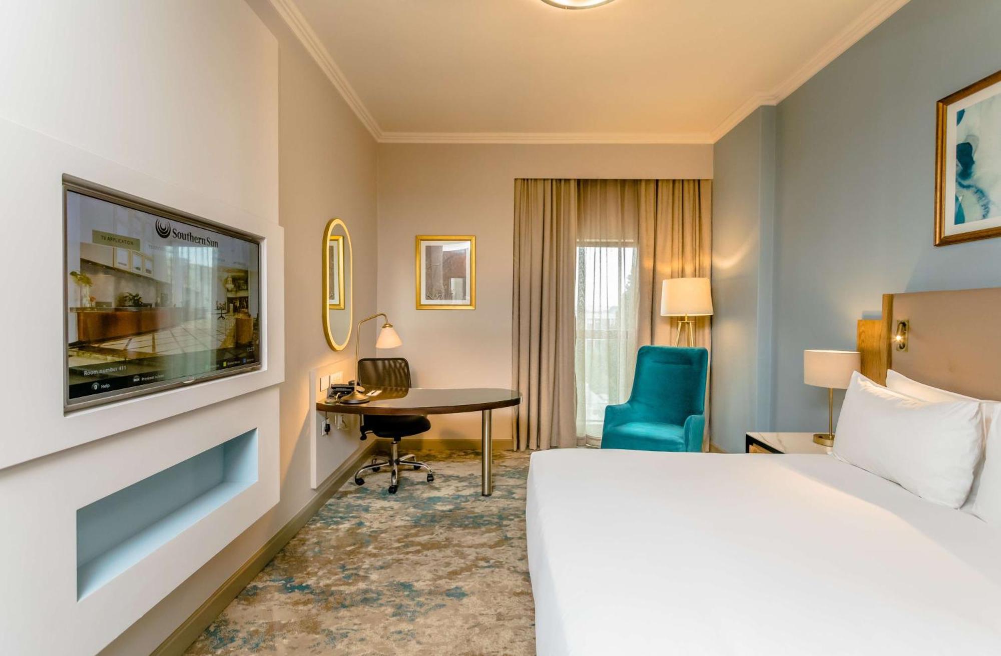 Standard Queen Room