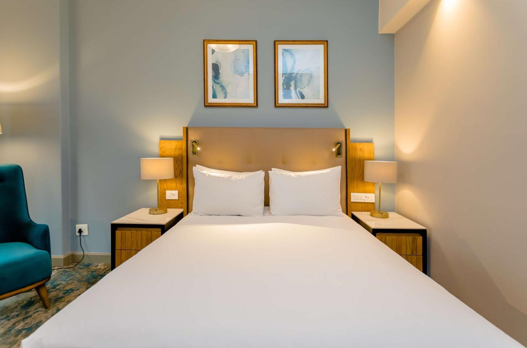 Standard Queen Room