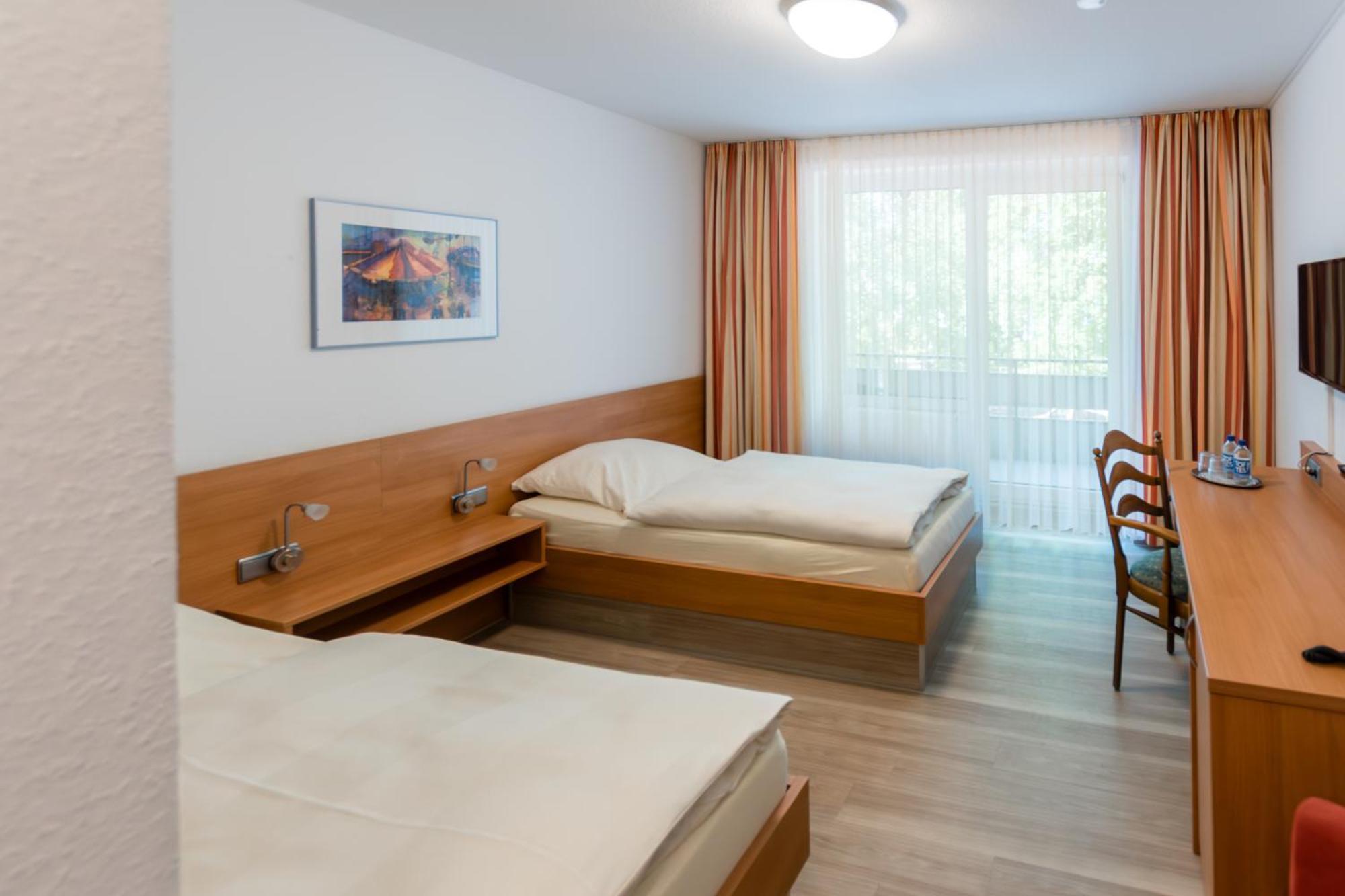 Twin Room,1620591247:JPEG