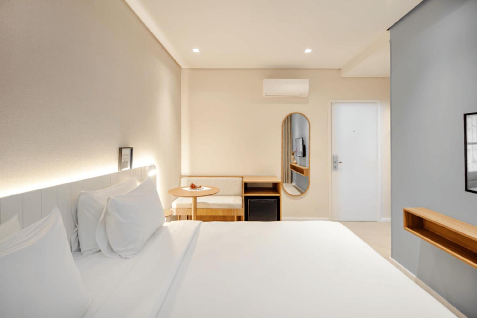 Premium Double 1 Queen Bed,1620592142:JPEG