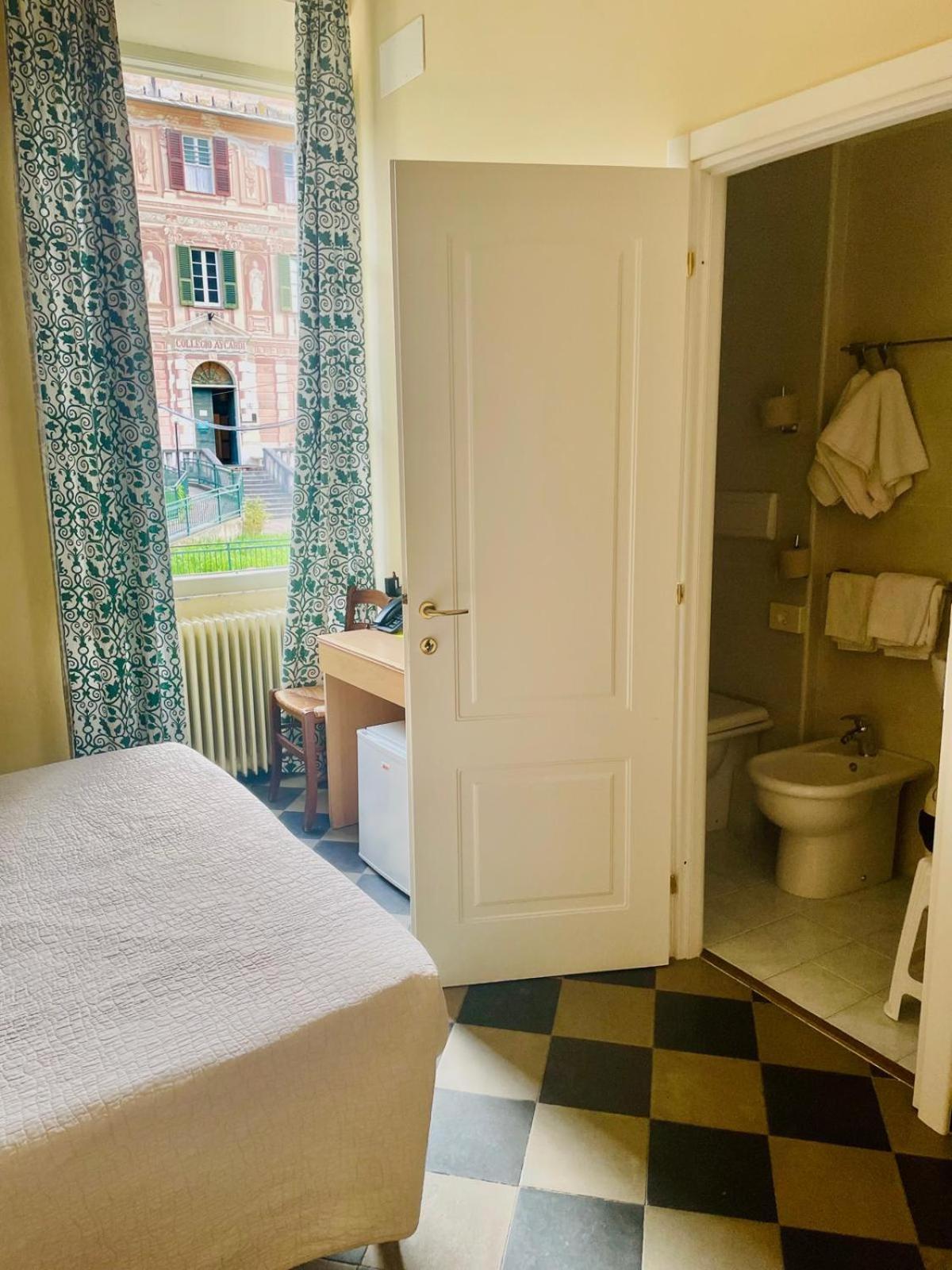 Monaco Room