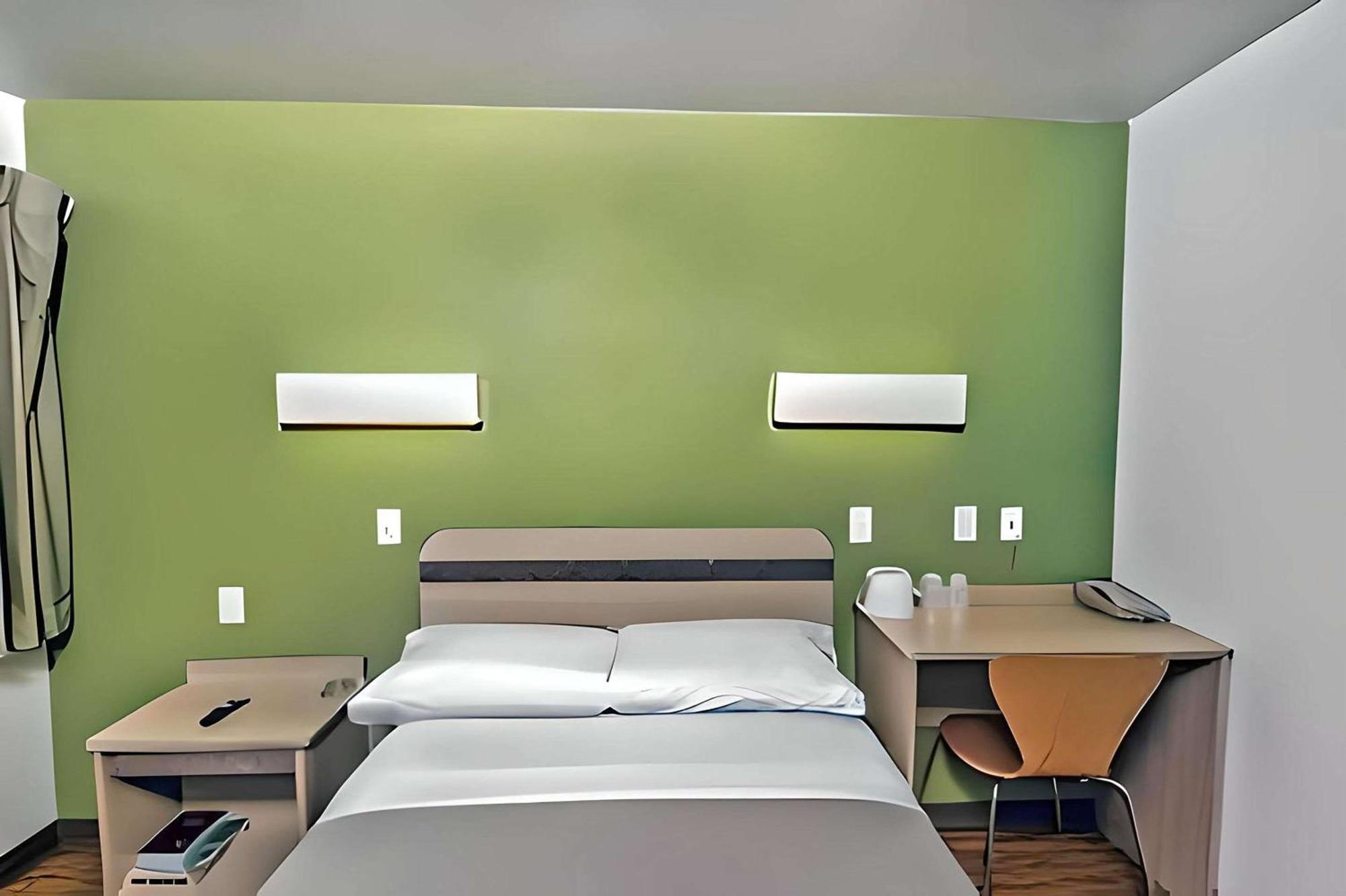 1 Full Bed 