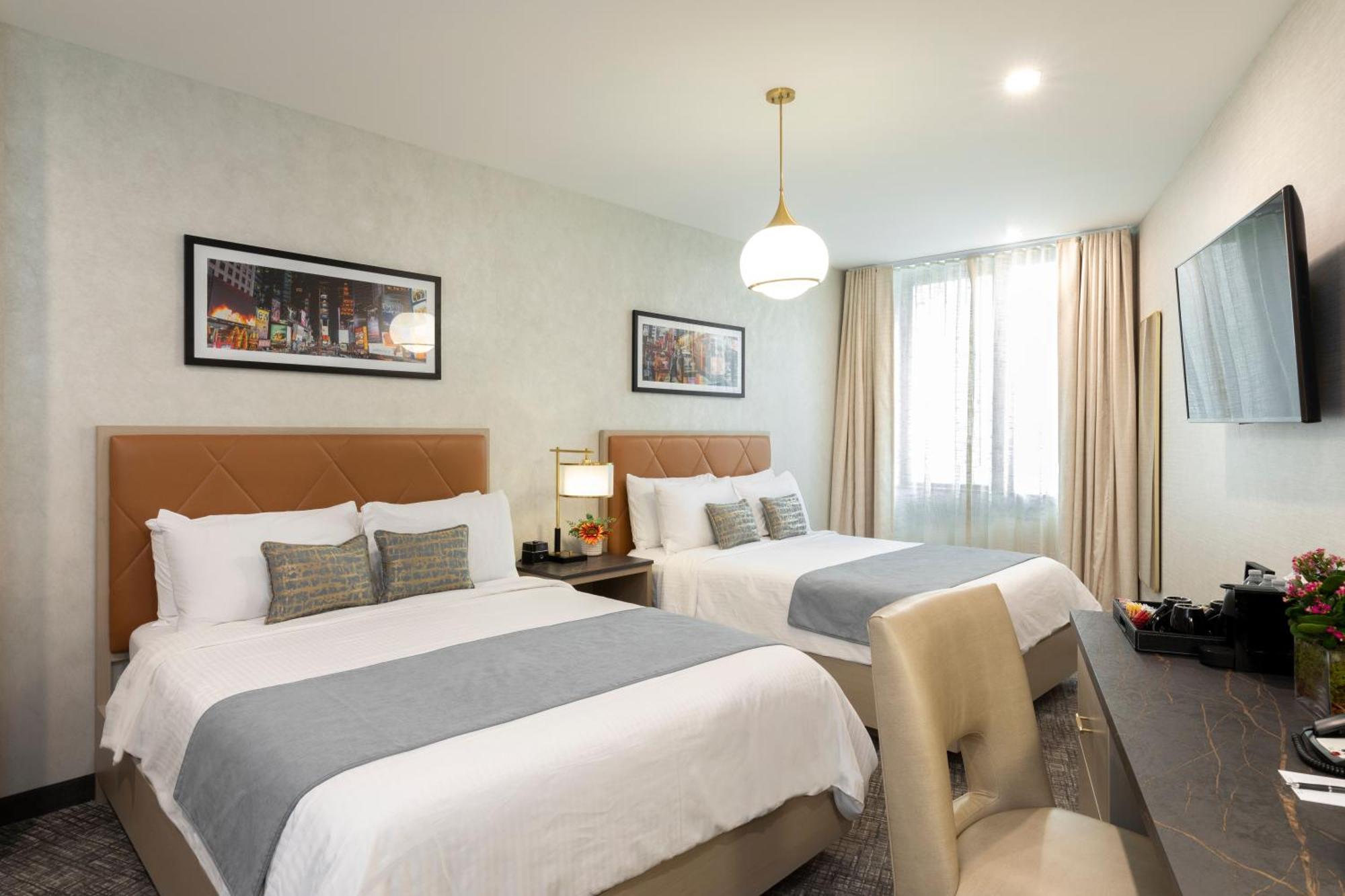 Deluxe Two Queens Room