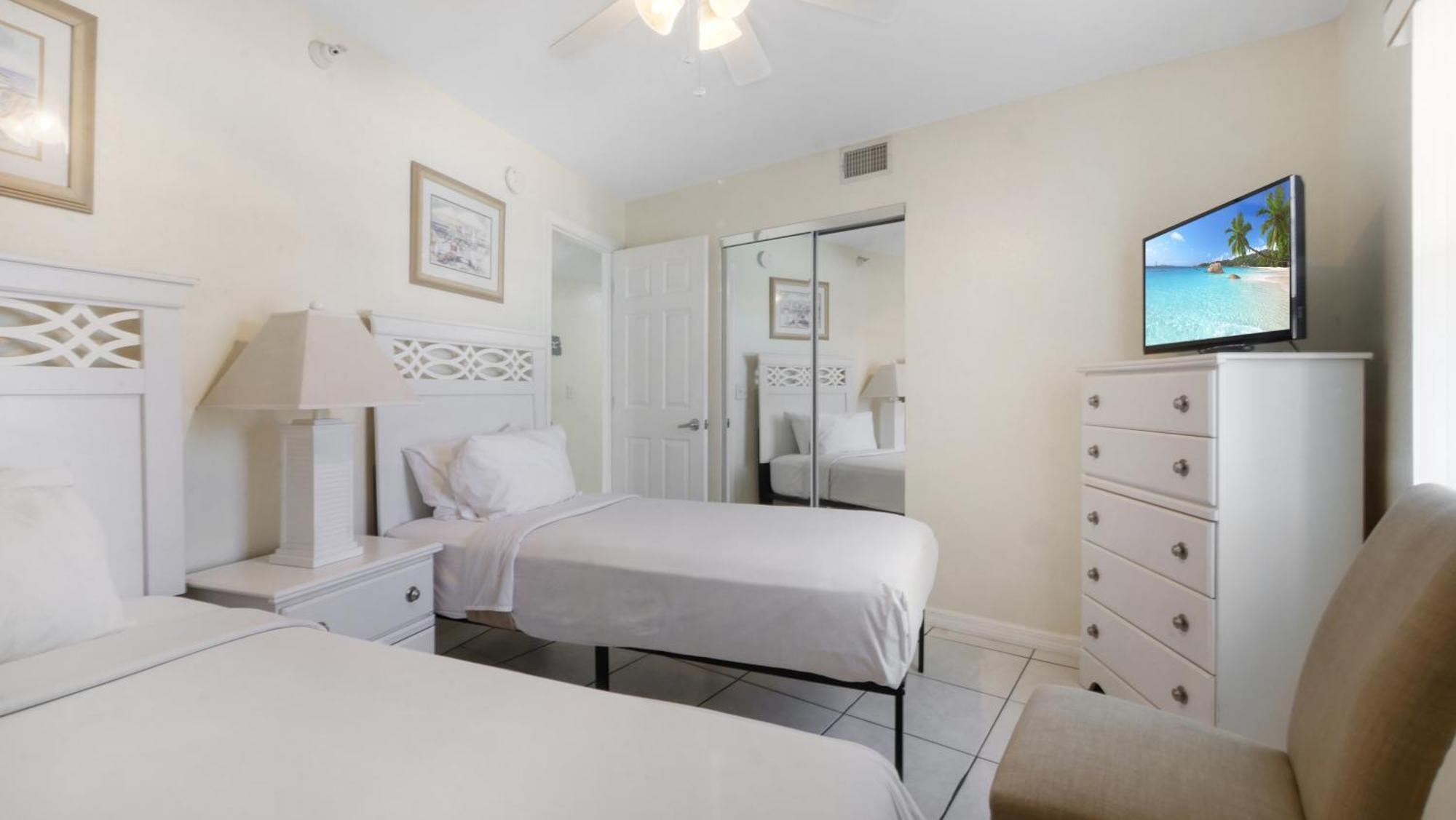 Two-Bedroom Apartment Private Balcony Ocean View