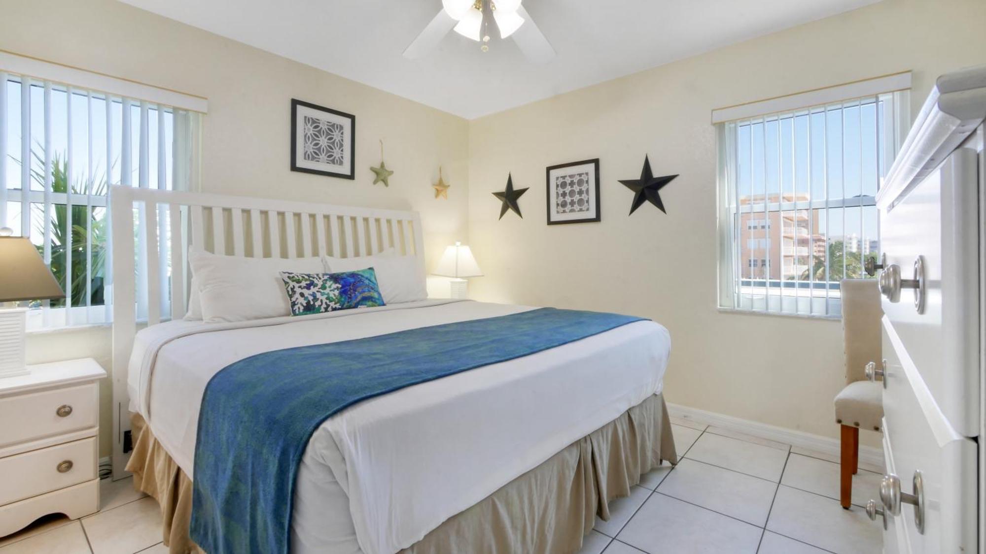 Two-Bedroom Apartment Private Balcony Ocean View