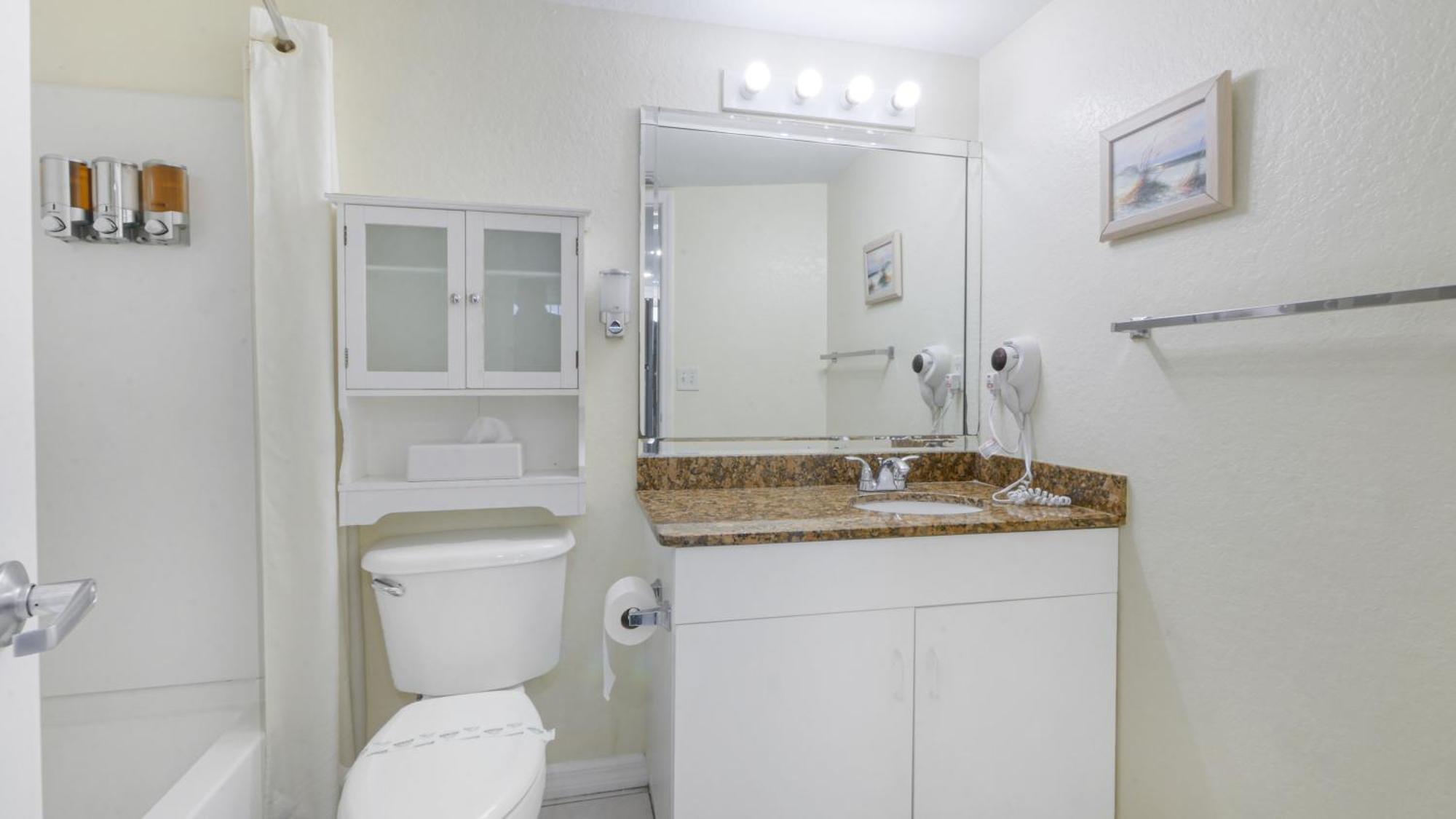 Two-Bedroom Apartment Private Balcony Ocean View