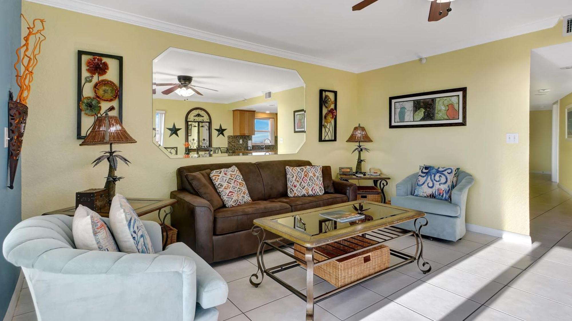 Two-Bedroom Apartment Private Balcony Ocean View