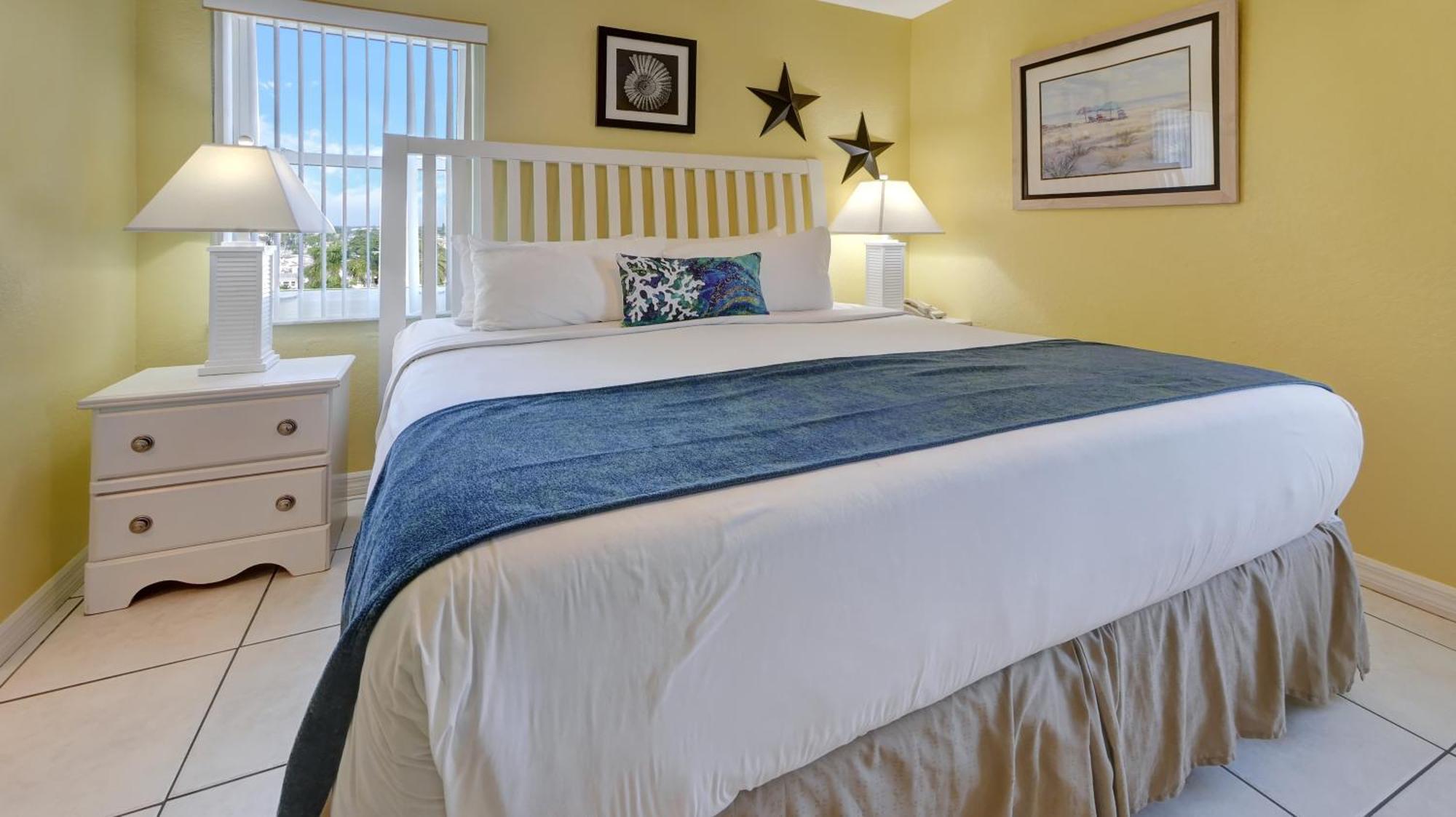 Two-Bedroom Apartment Private Balcony Ocean View