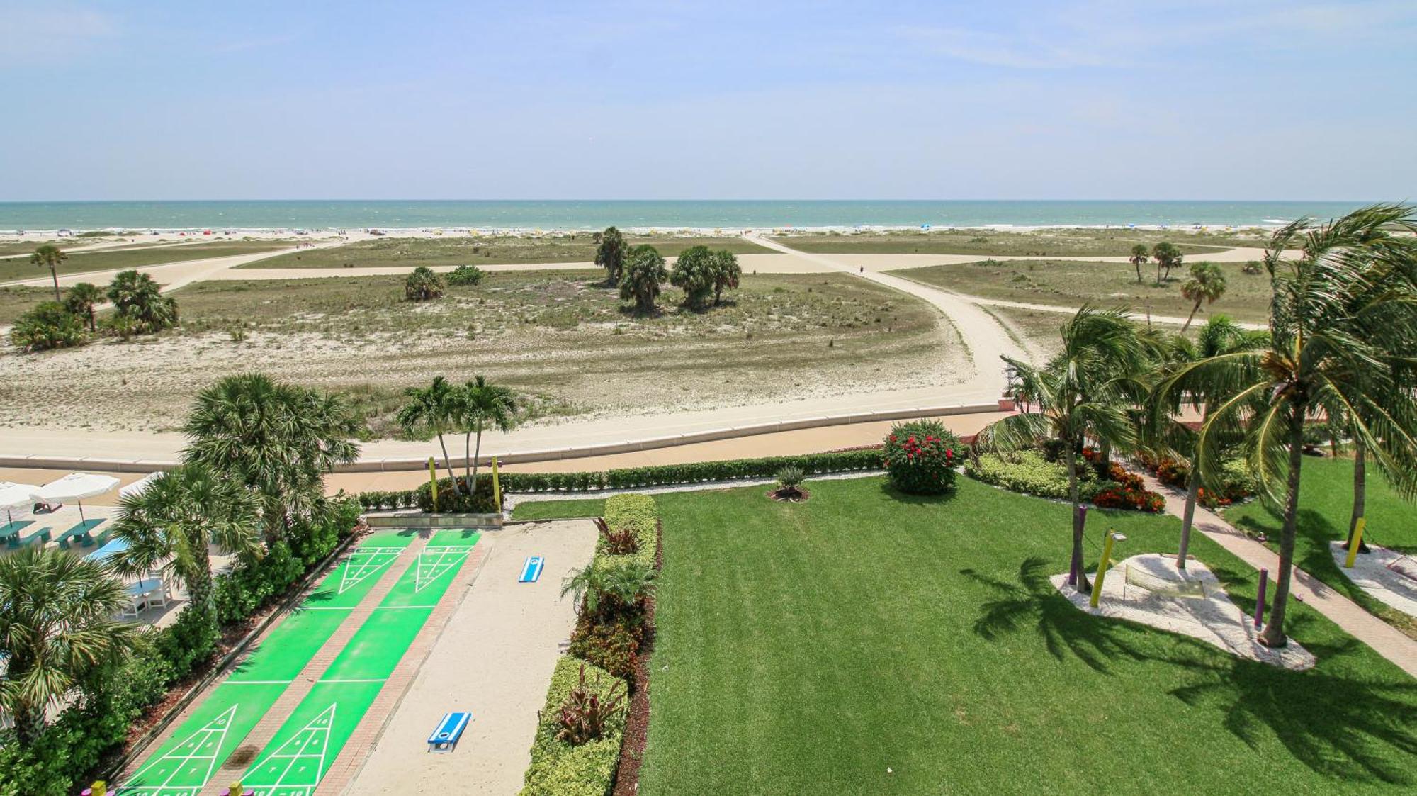 One-Bedroom Apartment Private Balcony Ocean View