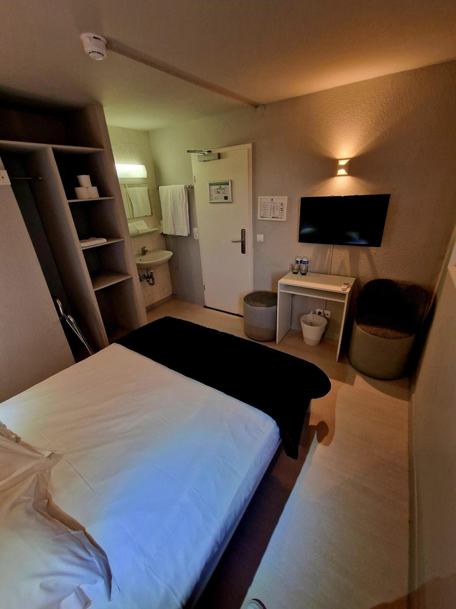 Double Room Private External Bathroom
