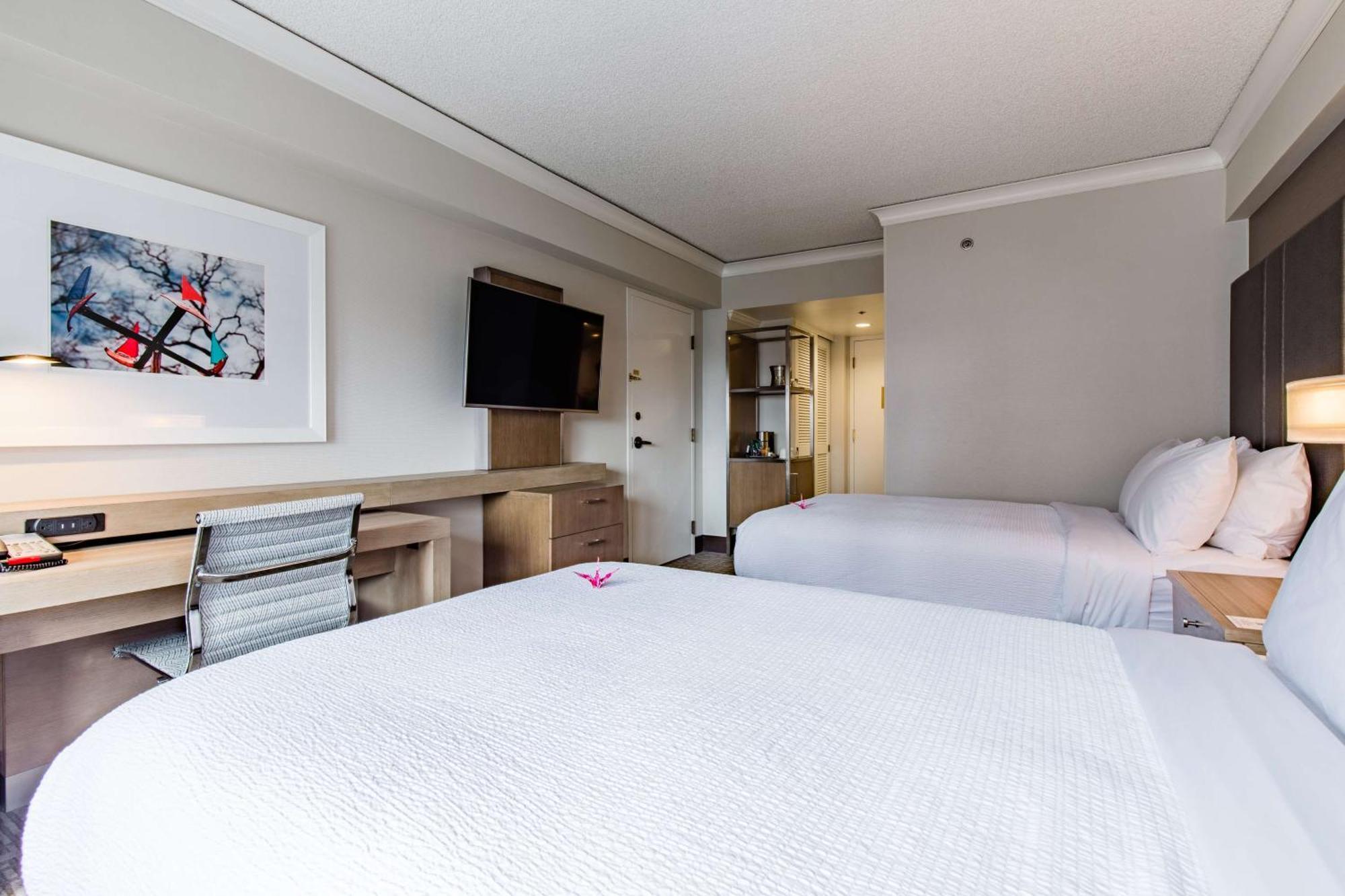 Executive Double Room Two Double Beds City View