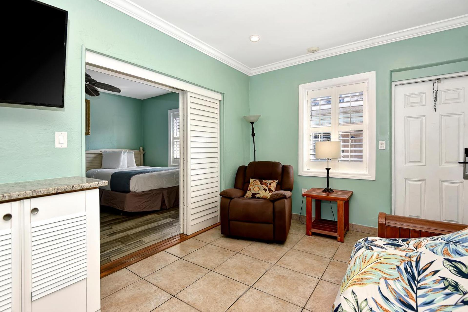 Deluxe One-Bedroom Suite Garden View