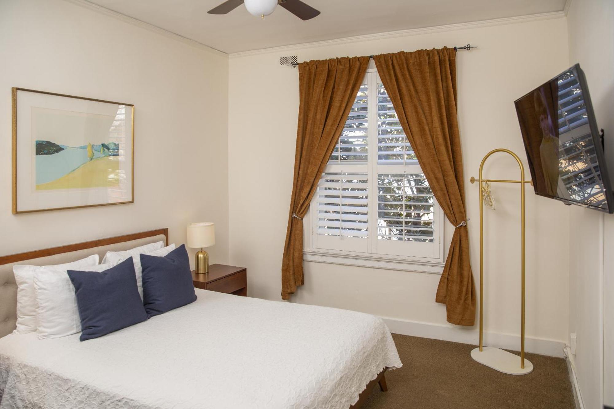 Standard Queen Room