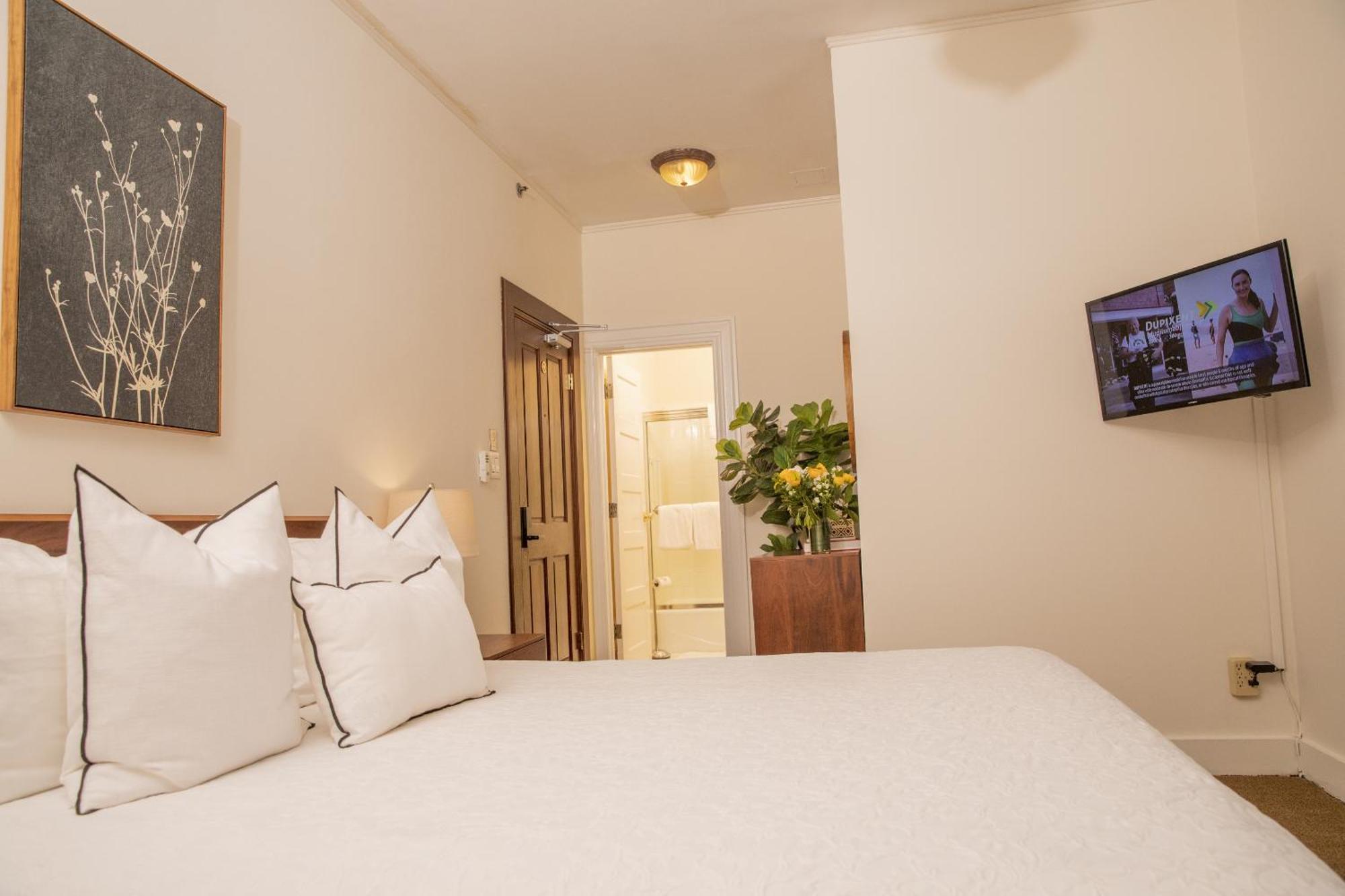 Standard King Room