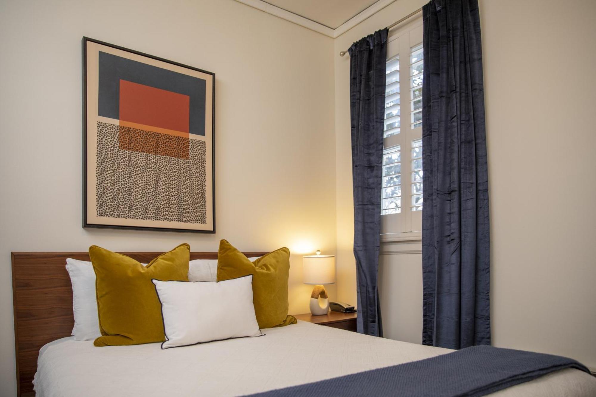 Standard Queen Room
