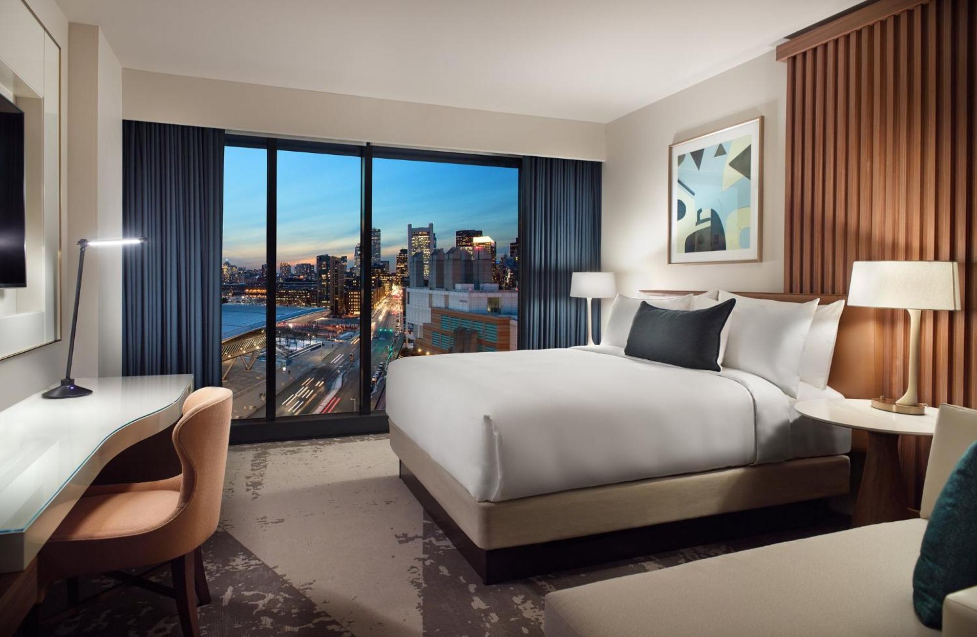 Deluxe Patron Tower Room 1 King