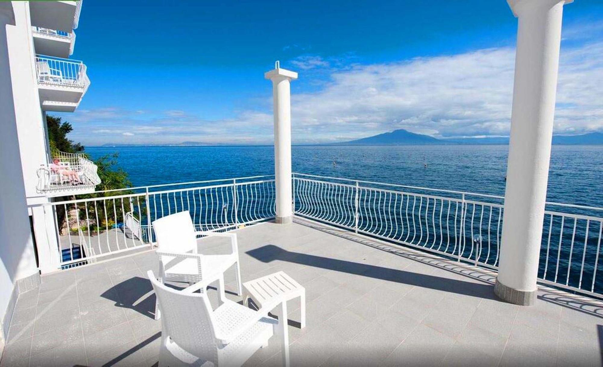 Suite with Sea View,1747232692:JPEG