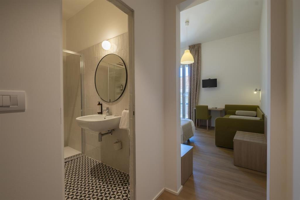 Economy Triple Room